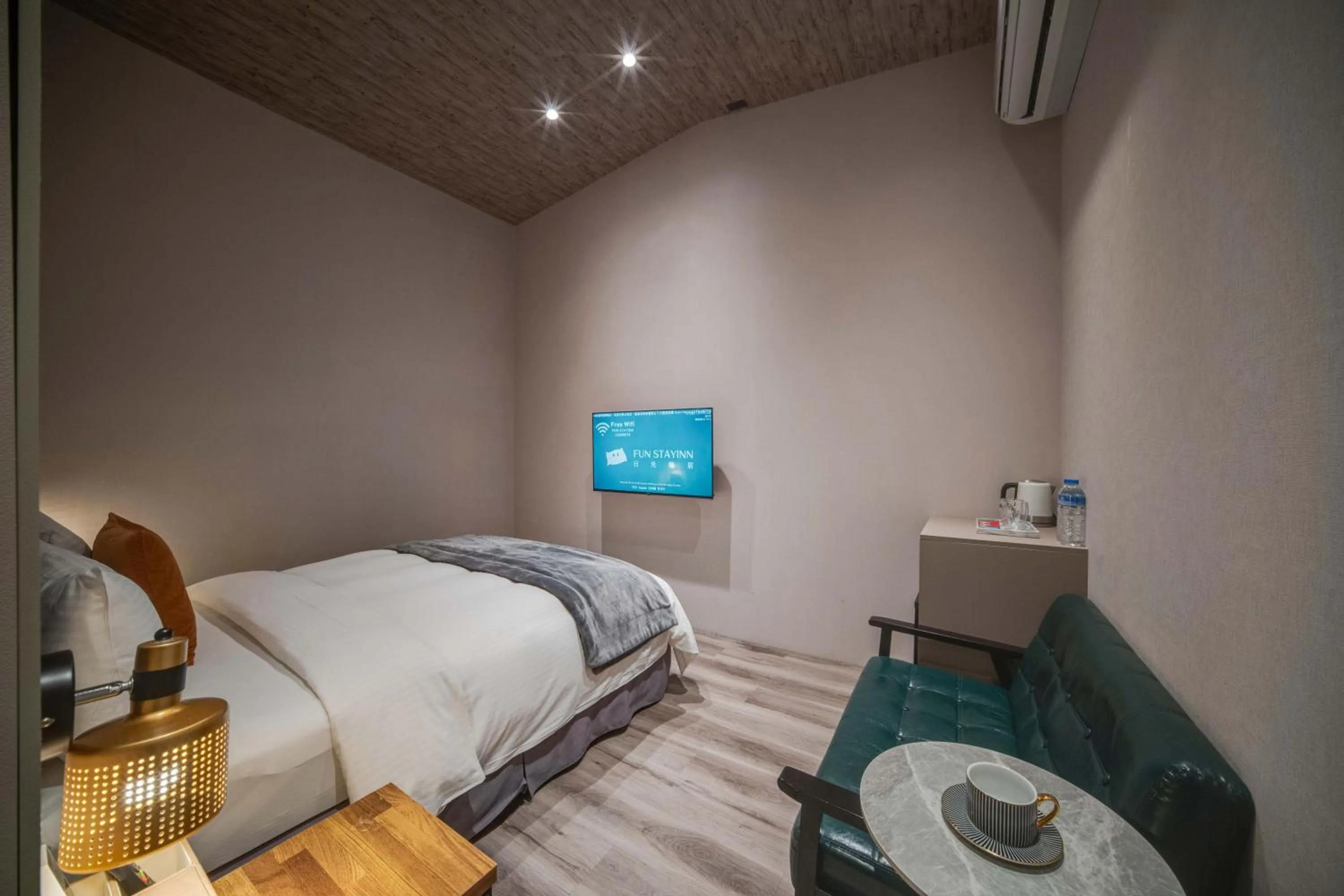 Photo of the whole room, Bed in Fun Stay Inn Ximen