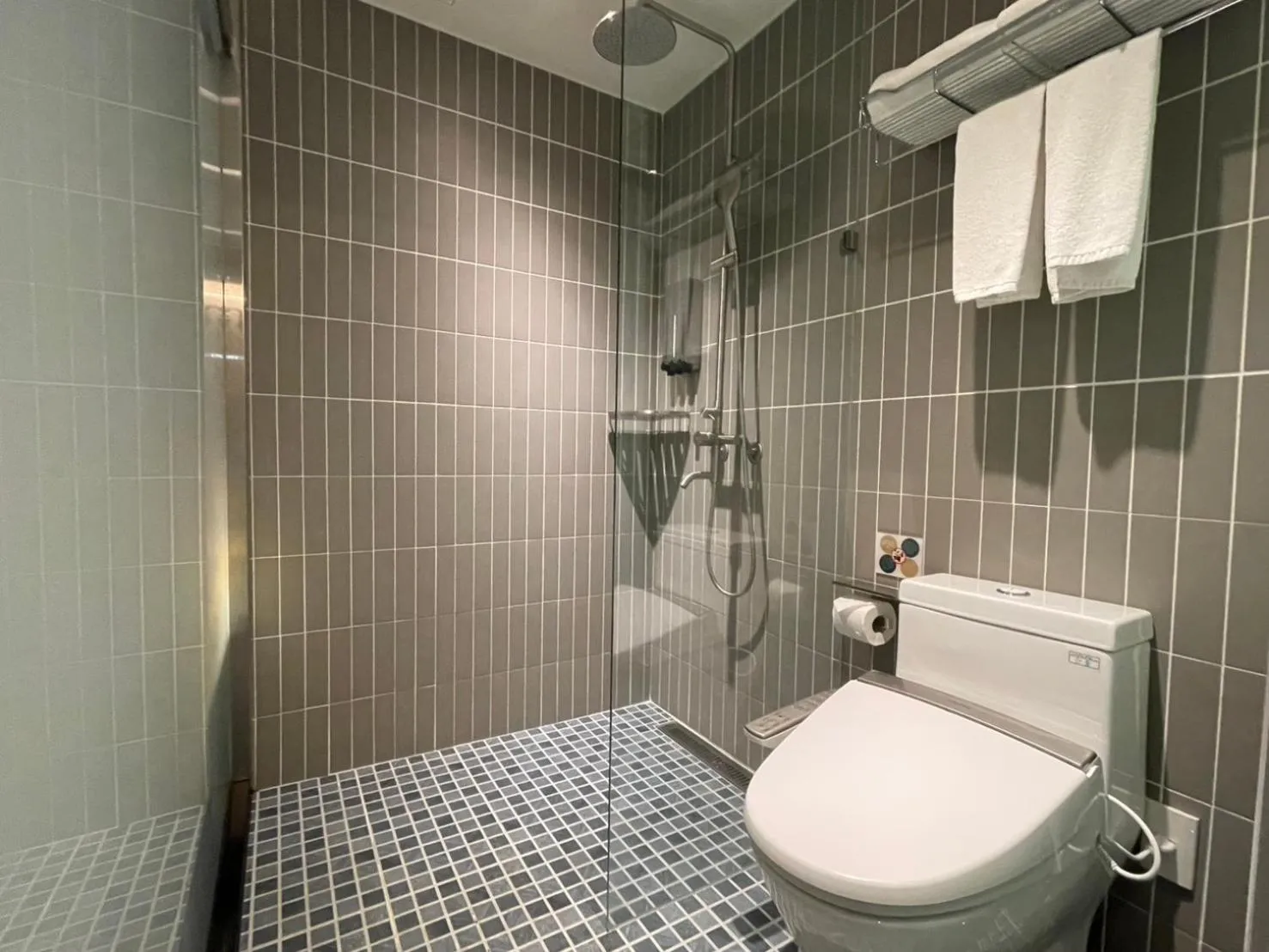 Shower in Fun Stay Inn Ximen