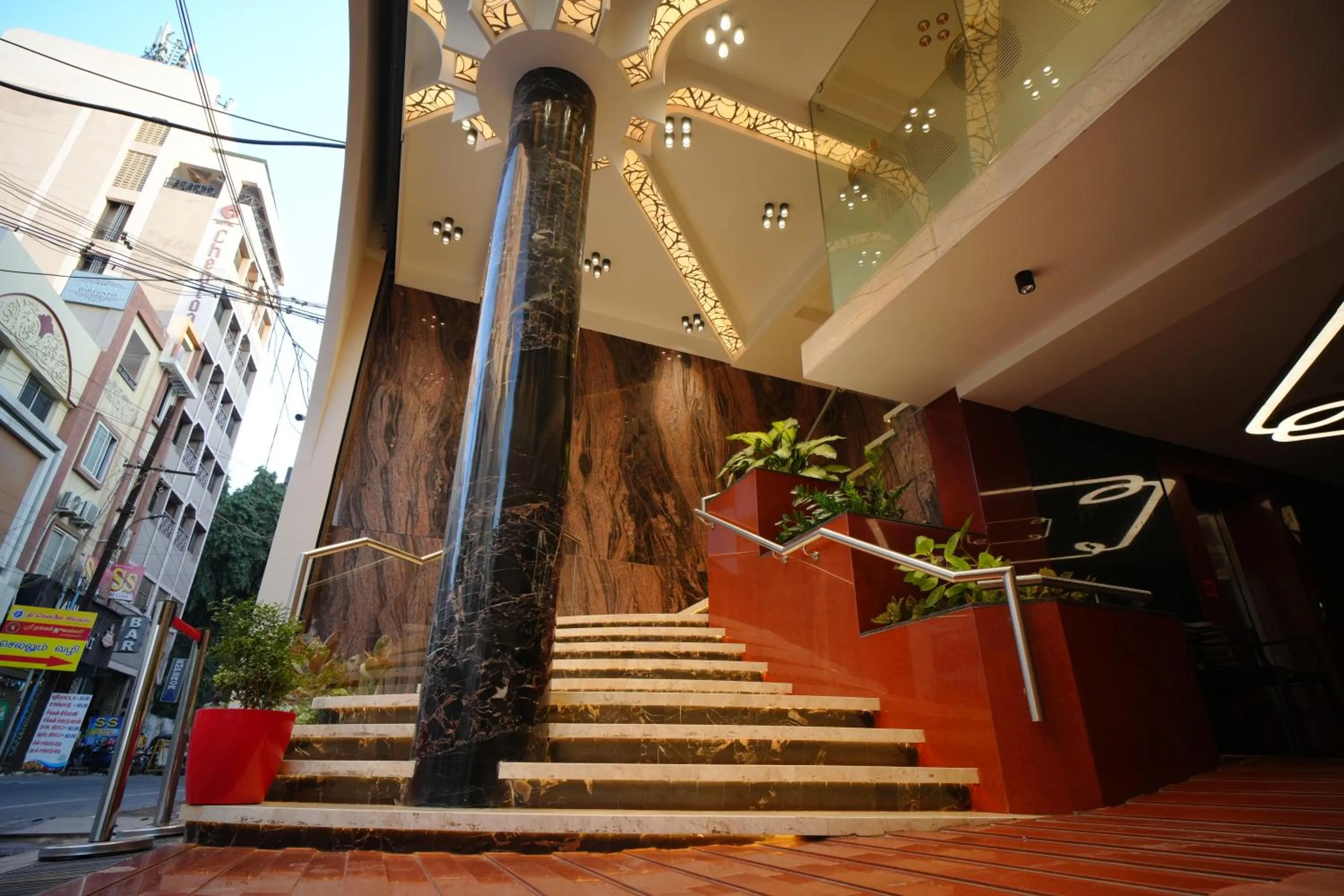 Facade/entrance in Hotel Grand Sabarees