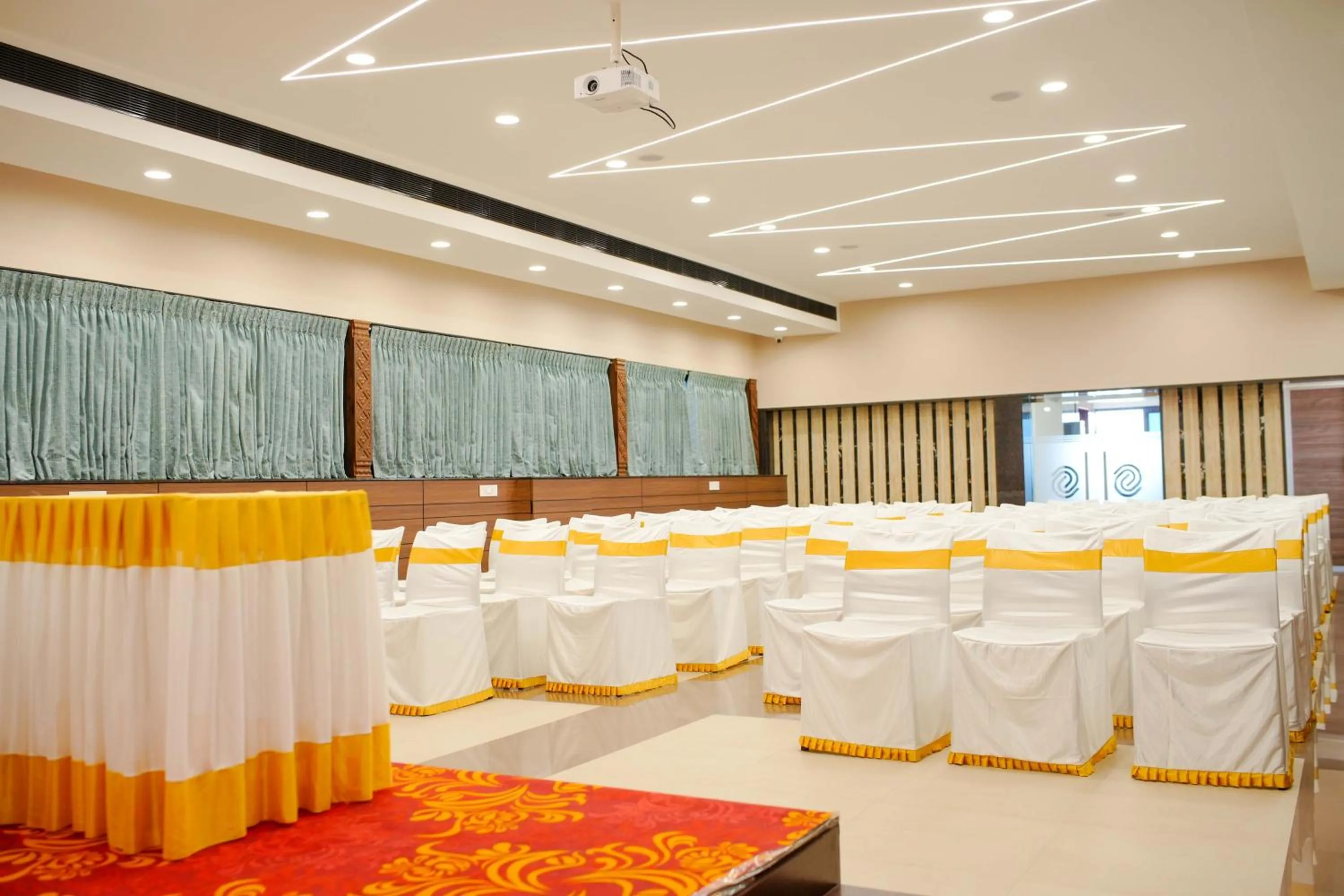 Banquet/Function facilities in Hotel Grand Sabarees