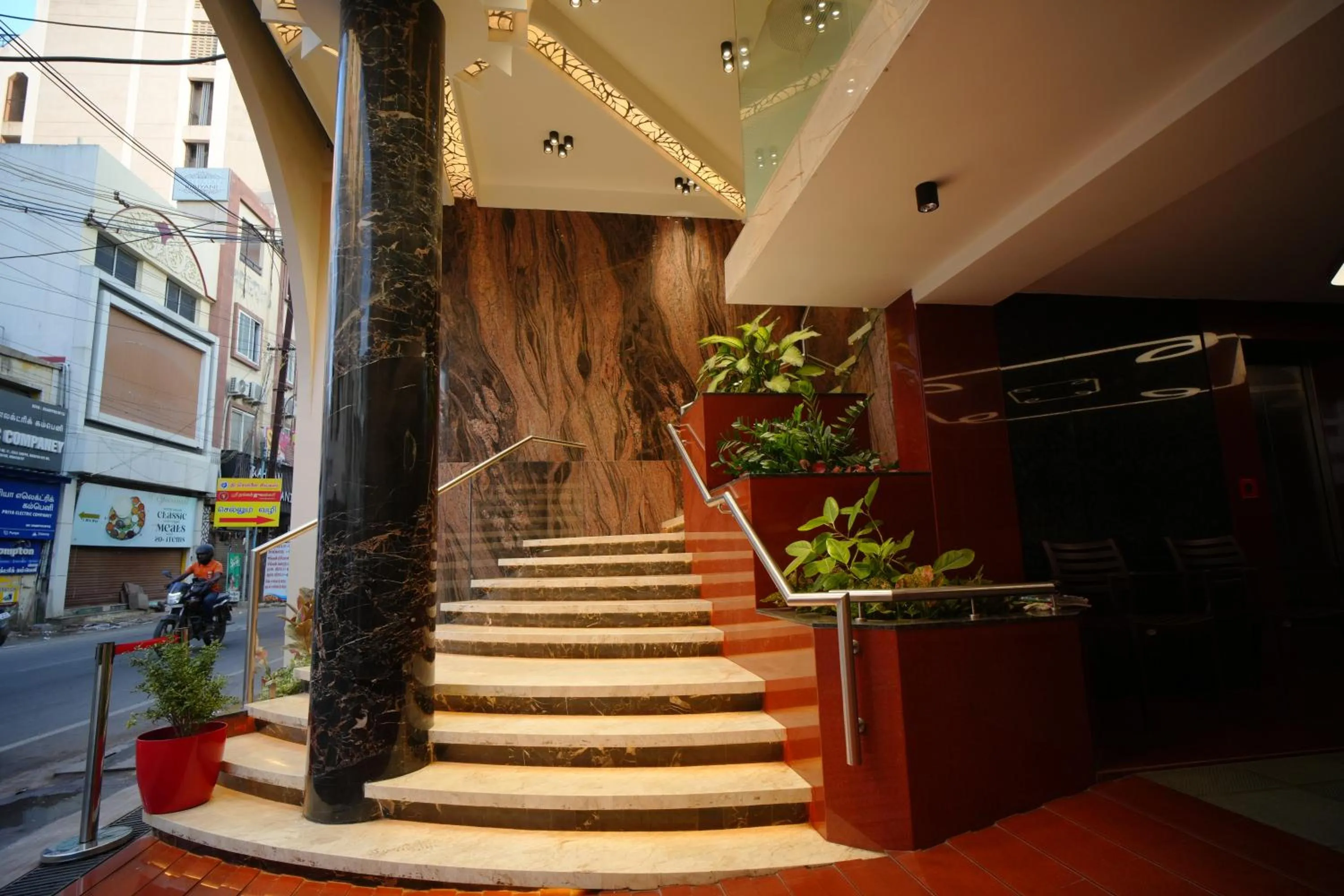 Facade/entrance in Hotel Grand Sabarees