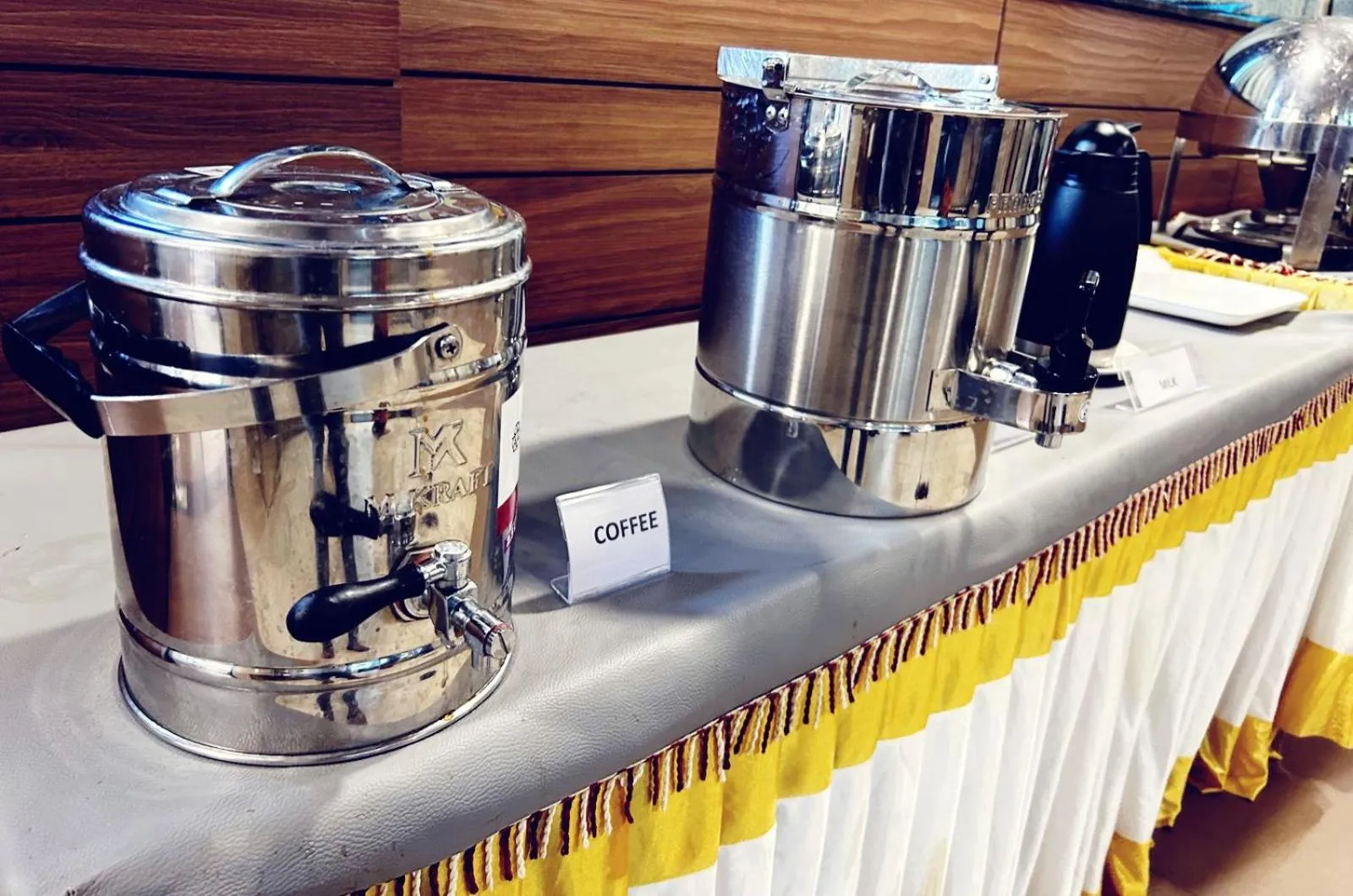 Restaurant/places to eat in Hotel Grand Sabarees