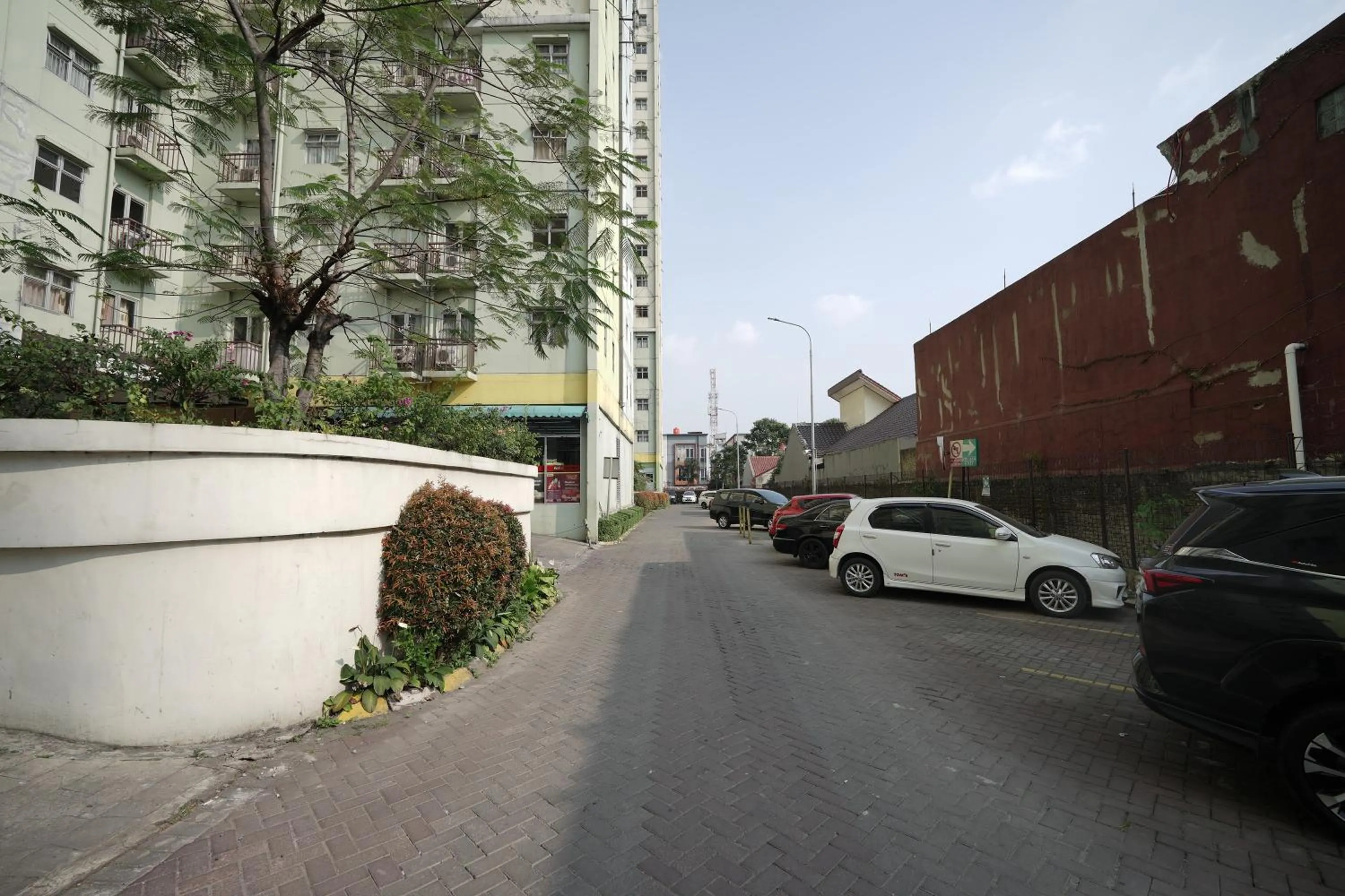 Parking in Perfect Stay Apartement The Suites Metro Bandung By Sultan Property