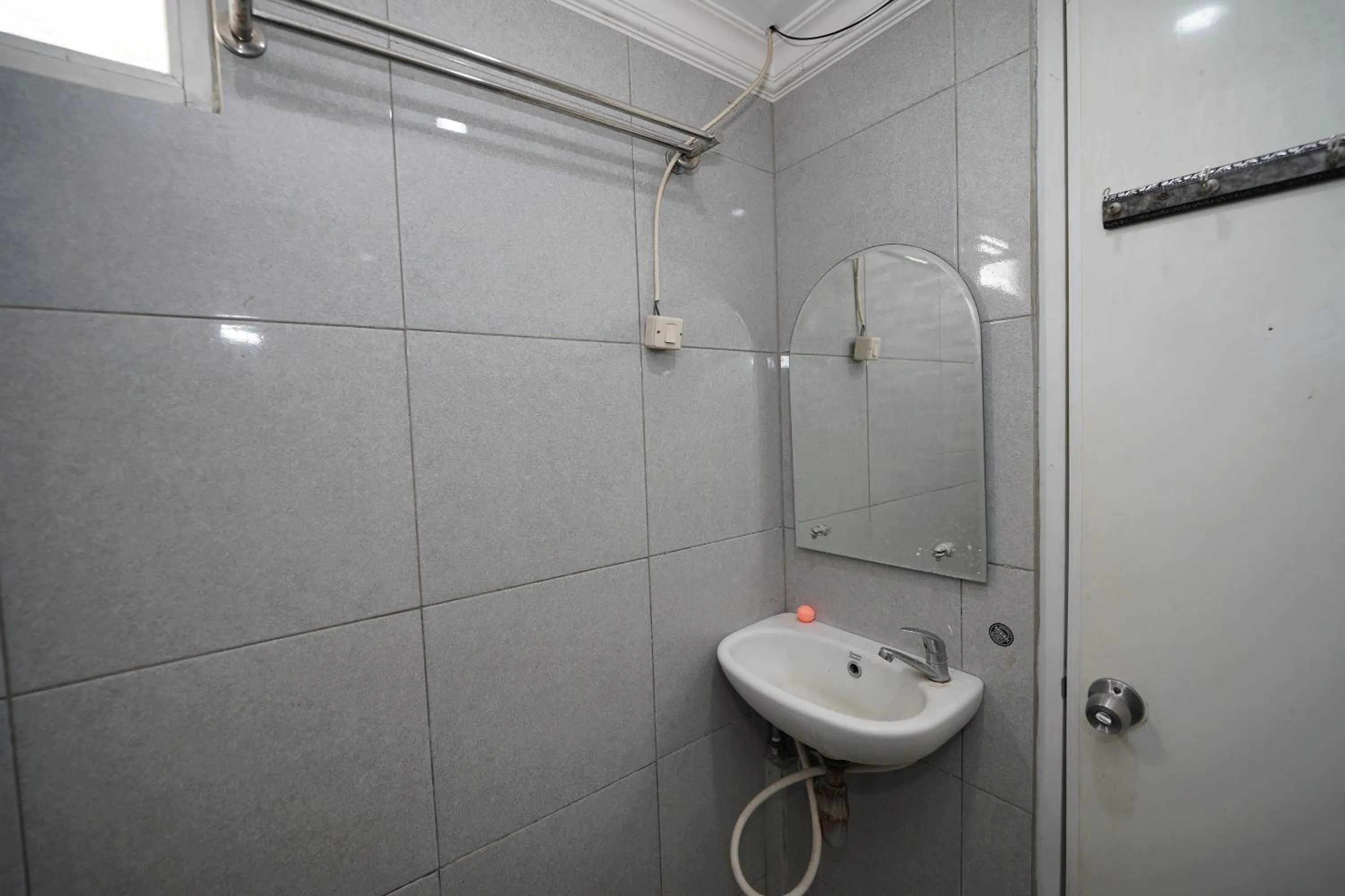 Bathroom in Perfect Stay Apartement The Suites Metro Bandung By Sultan Property