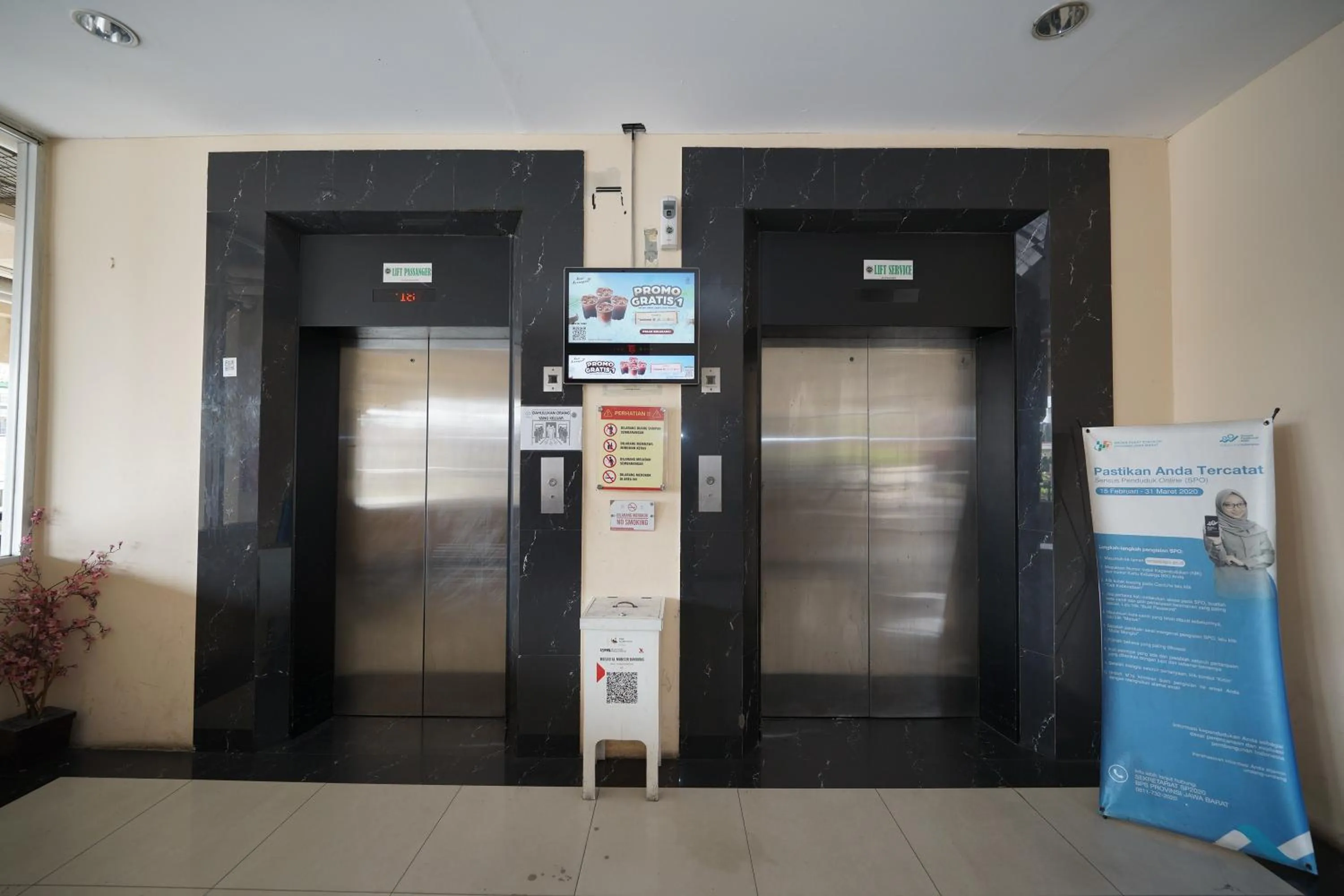 elevator in Perfect Stay Apartement The Suites Metro Bandung By Sultan Property