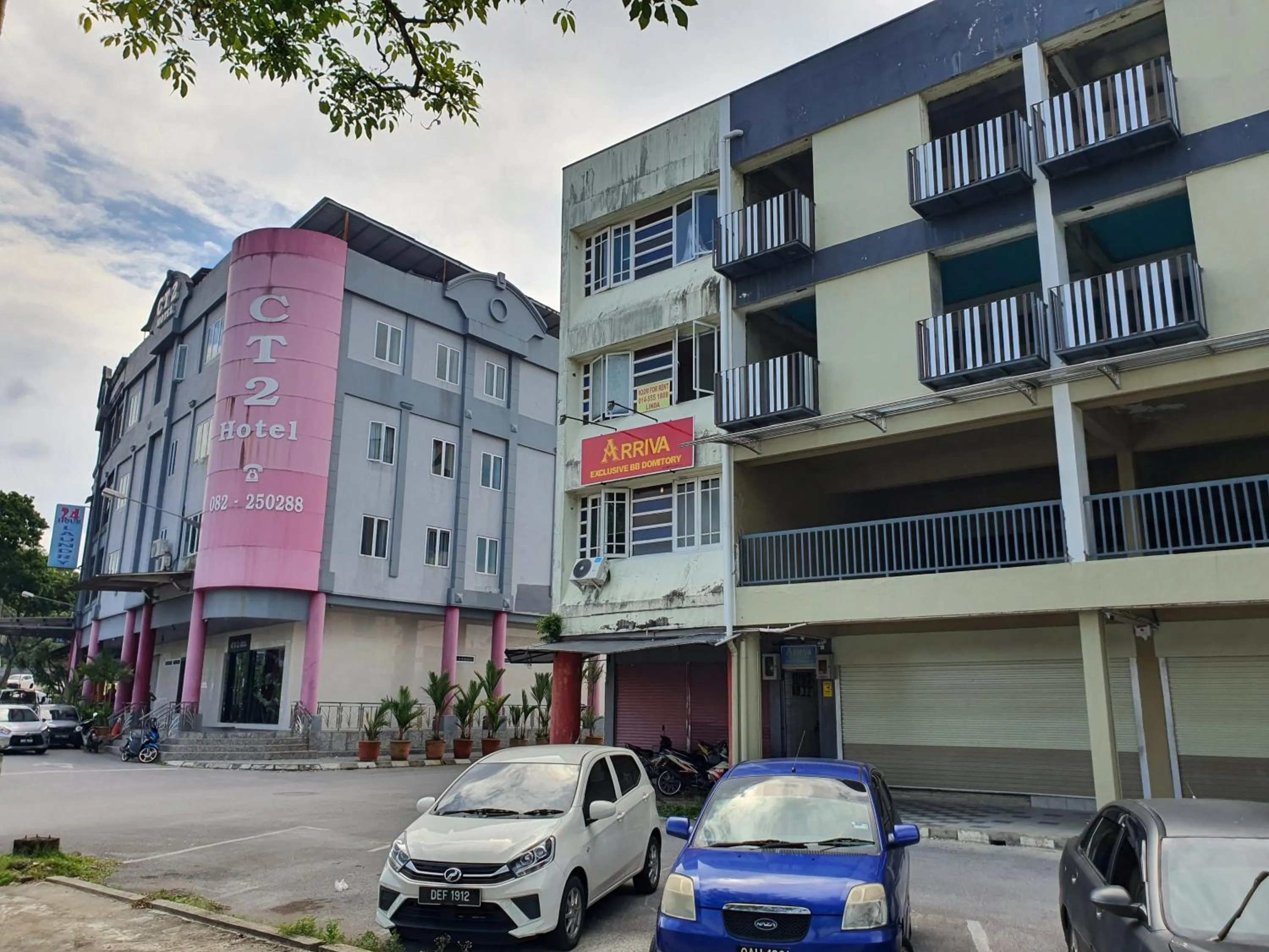 Facade/entrance in SPOT ON 90856 Arriva Travellers