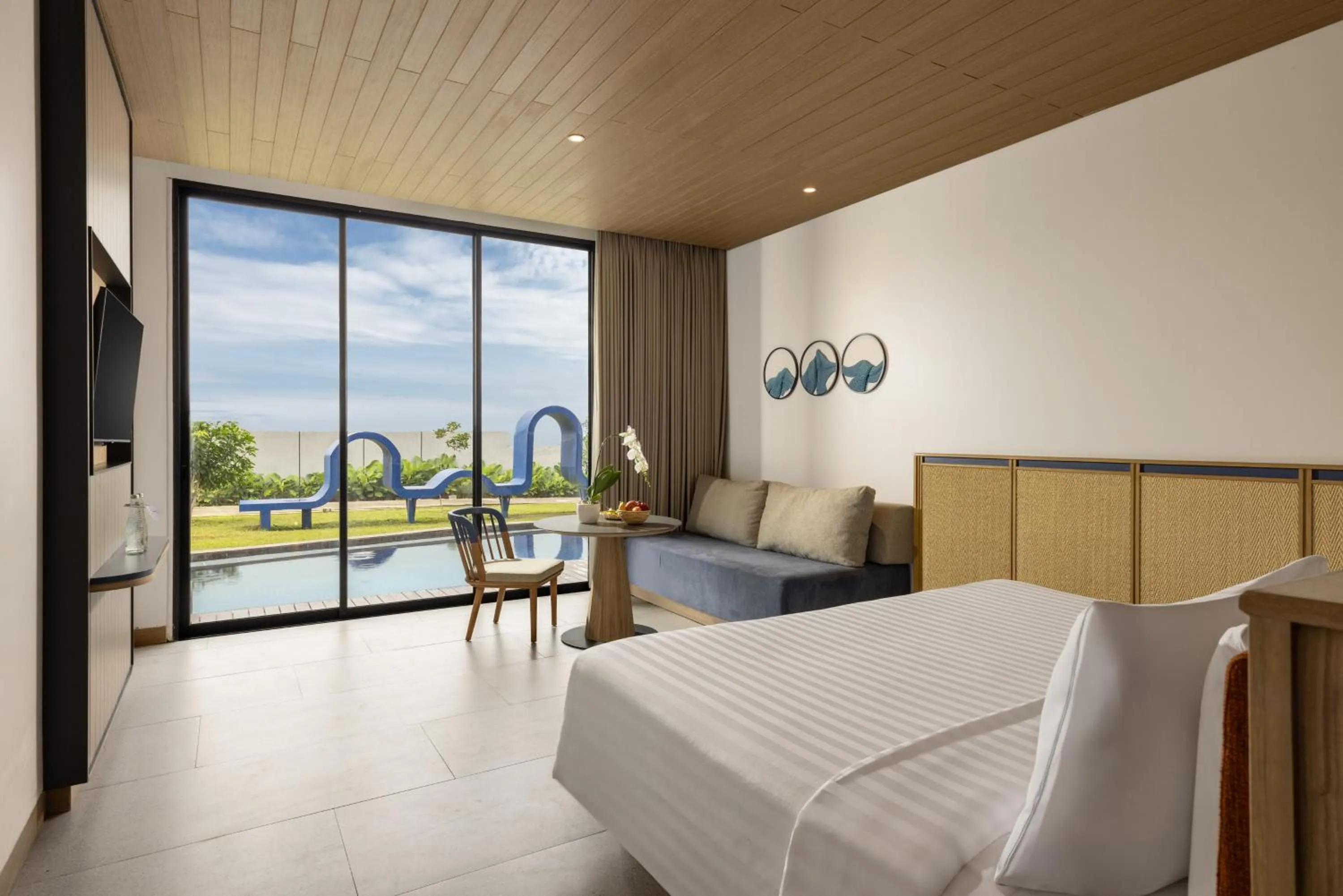 View (from property/room), Bed in Hotel Santika Premiere Linggarjati - Kuningan