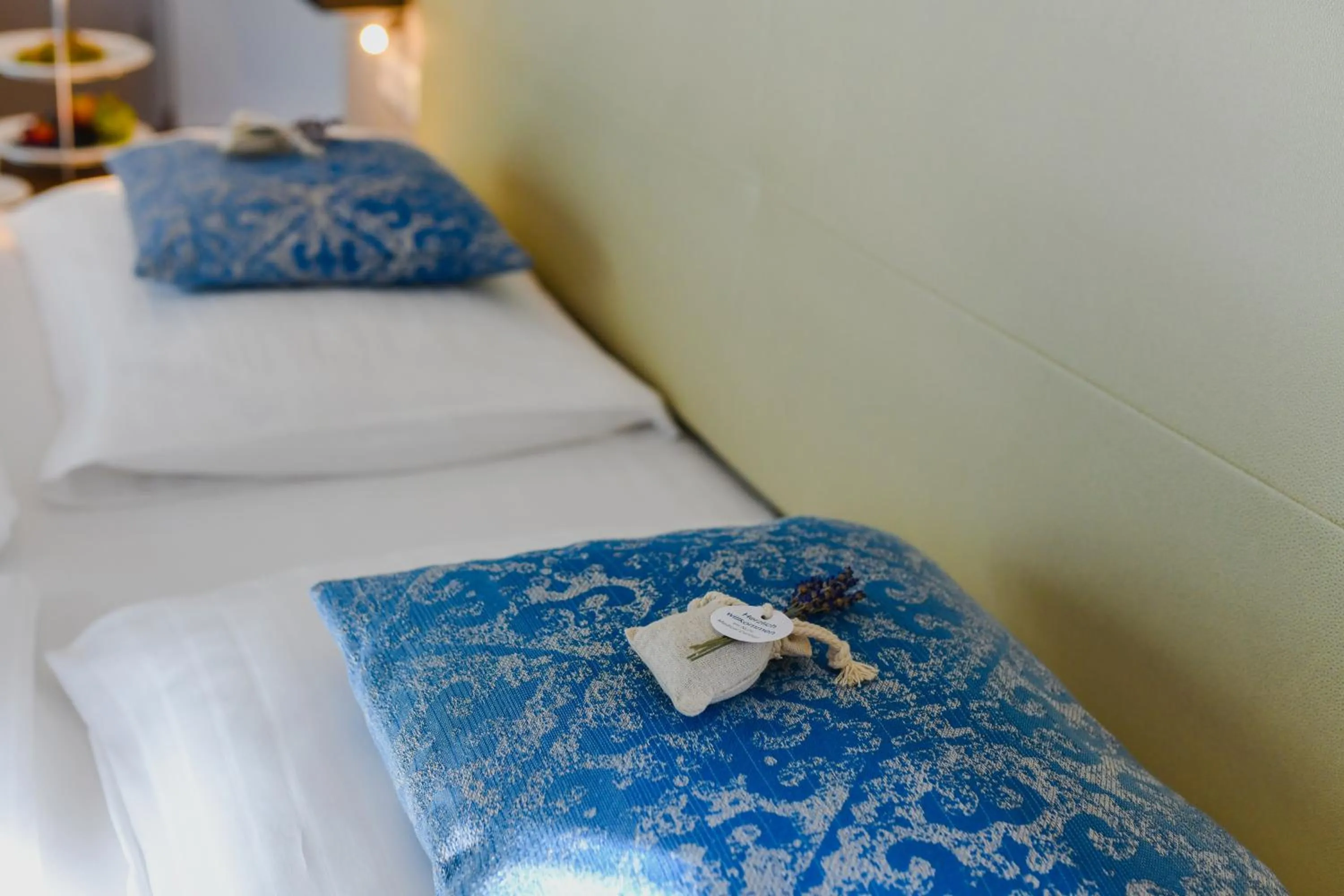 Staff, Bed in Nuhr Medical - Hotel & Restaurant - ab 2 Nächtigungen von 13 Feb - 15 Feb 2026 kostenlose Zimmer Dekoration & eine Flasche Sekt für den Valentinstag - Champagner & Kaviar Abend am 14 Feb 2026 um 18 Uhr