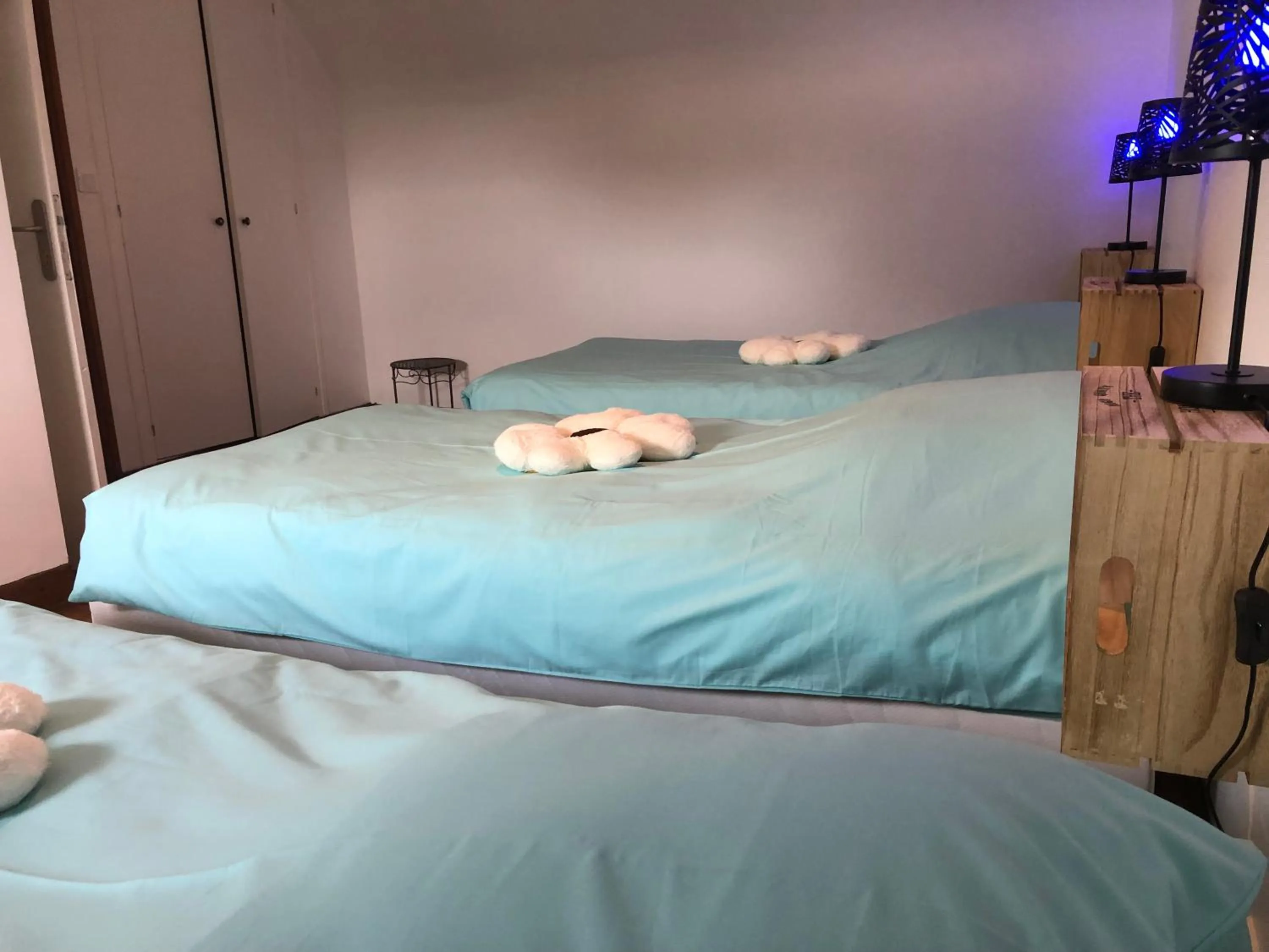 Photo of the whole room, Bed in Gites le Rucher de Kerillis