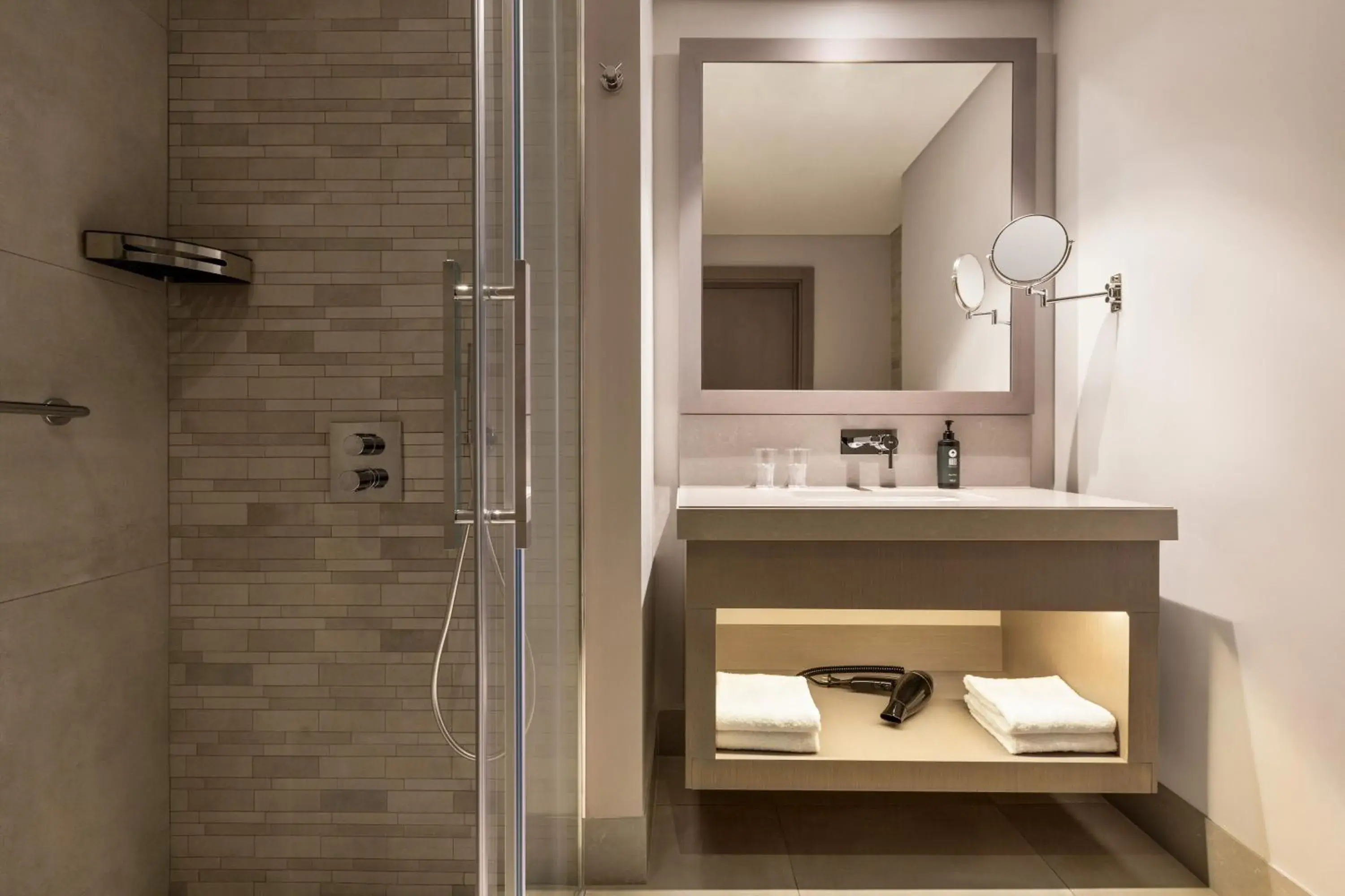 Standard Twin Room with City View in Billionaire Ramada Plaza by Wyndham Batumi & Casino Standard Twin Room with City View in Billionaire Ramada Plaza by Wyndham Batumi & Casino