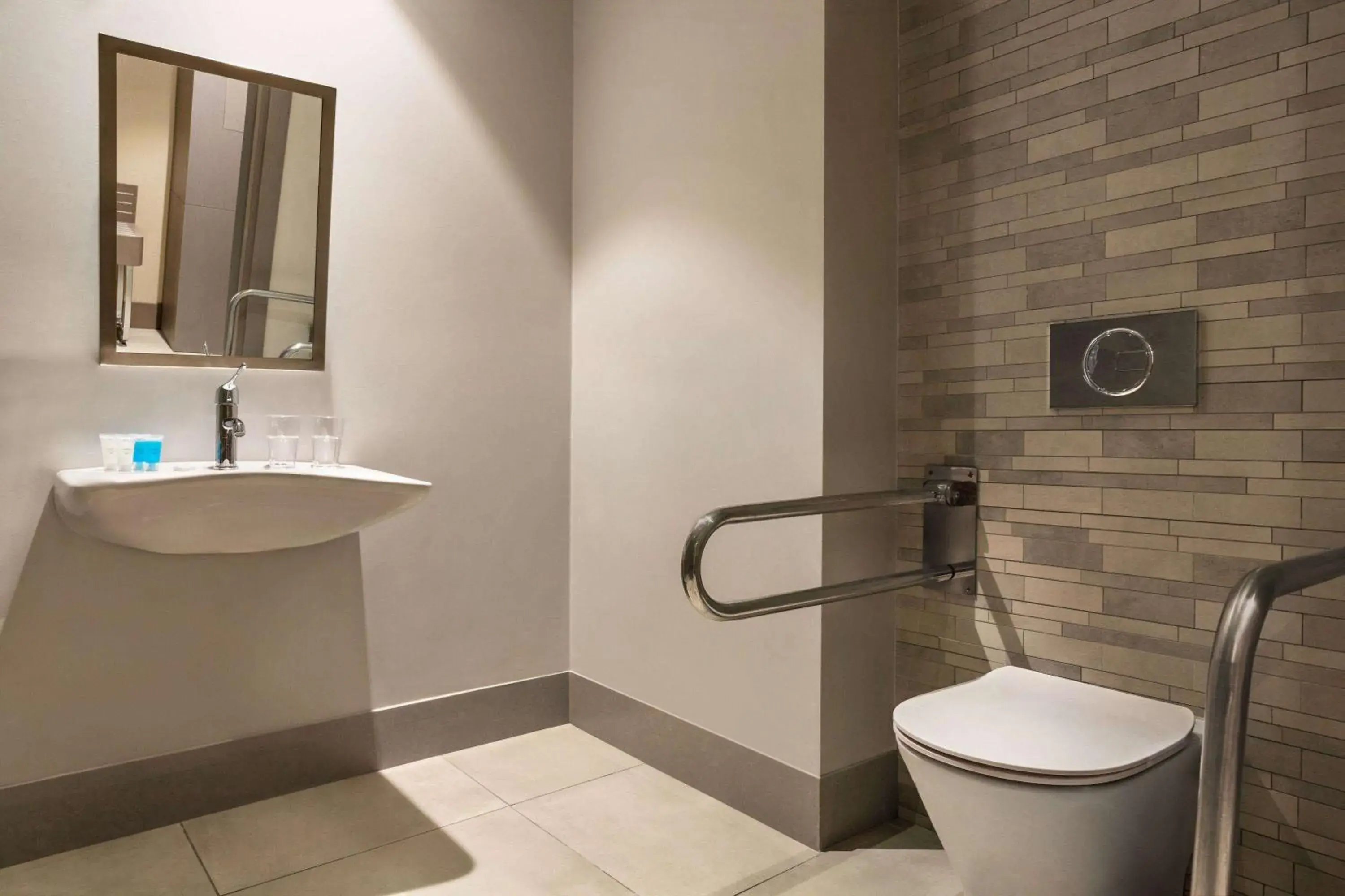 Accessible Room with City View in Ramada Plaza by Wyndham Batumi & Casino Accessible Room with City View in Ramada Plaza by Wyndham Batumi & Casino