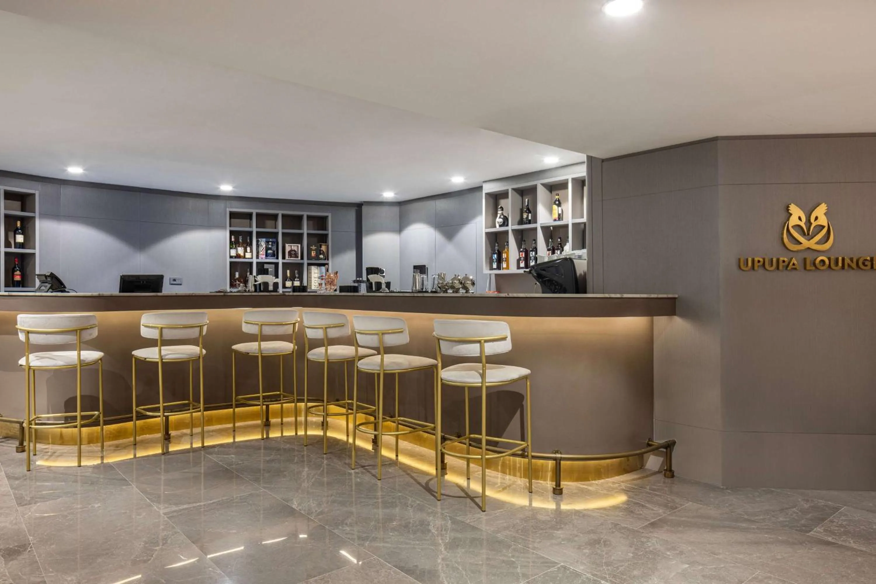 Lounge or bar in Billionaire Ramada Plaza by Wyndham Batumi & Casino