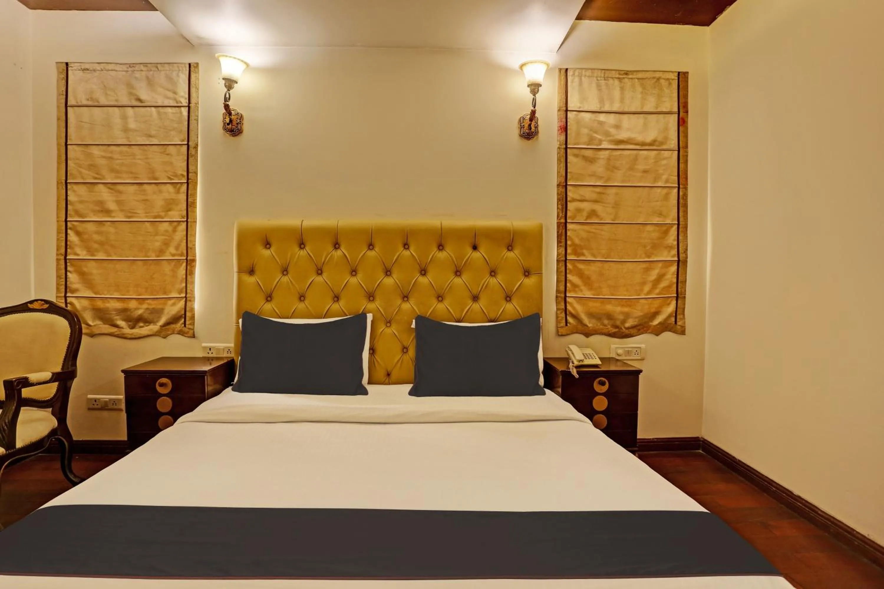 Bedroom, Bed in Townhouse The Royce New Friends Colony