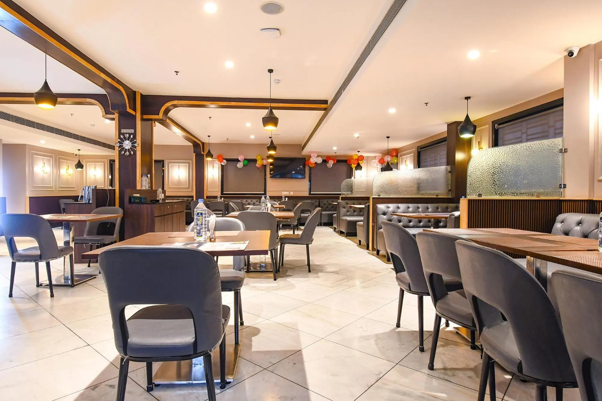 Restaurant/places to eat in FabHotel Kitchen Q Inn - Belaghata