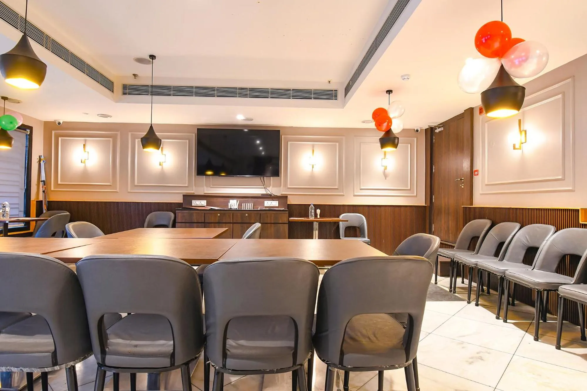 Restaurant/places to eat in FabHotel Kitchen Q Inn - Belaghata