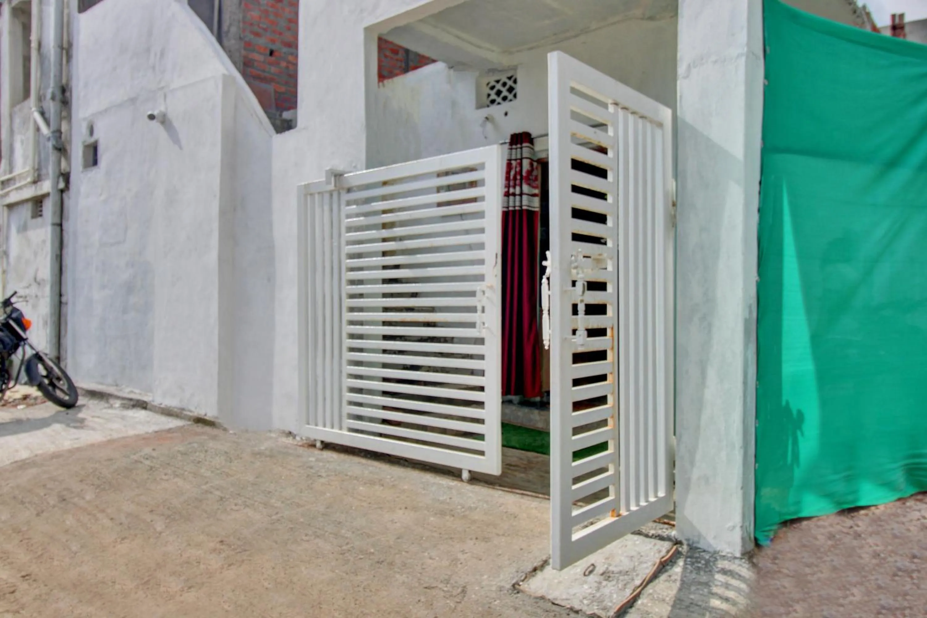 Facade/entrance in SPOT ON Hotel BRC Inn