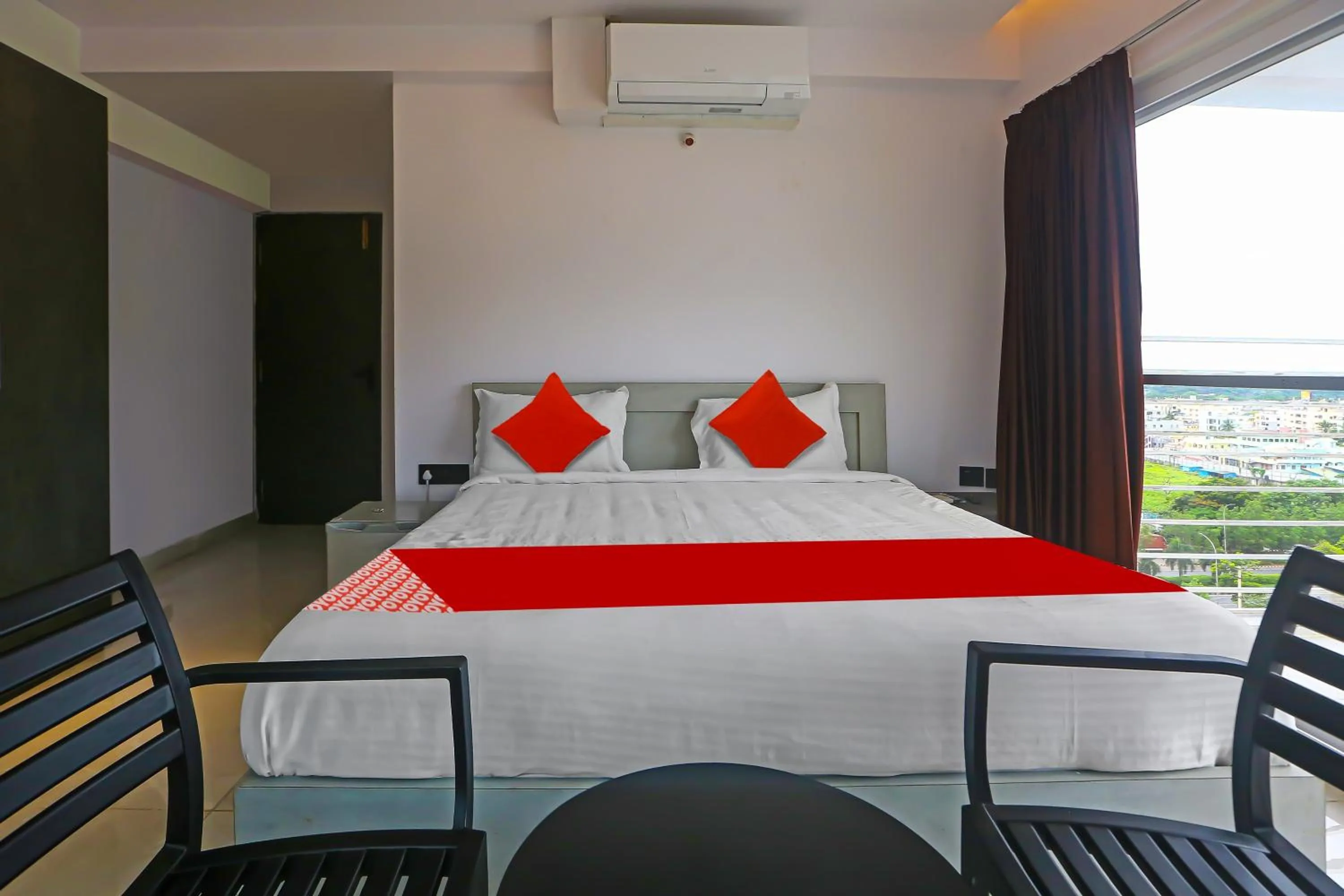 Bedroom, Bed in Super Hotel O Botcha Convection