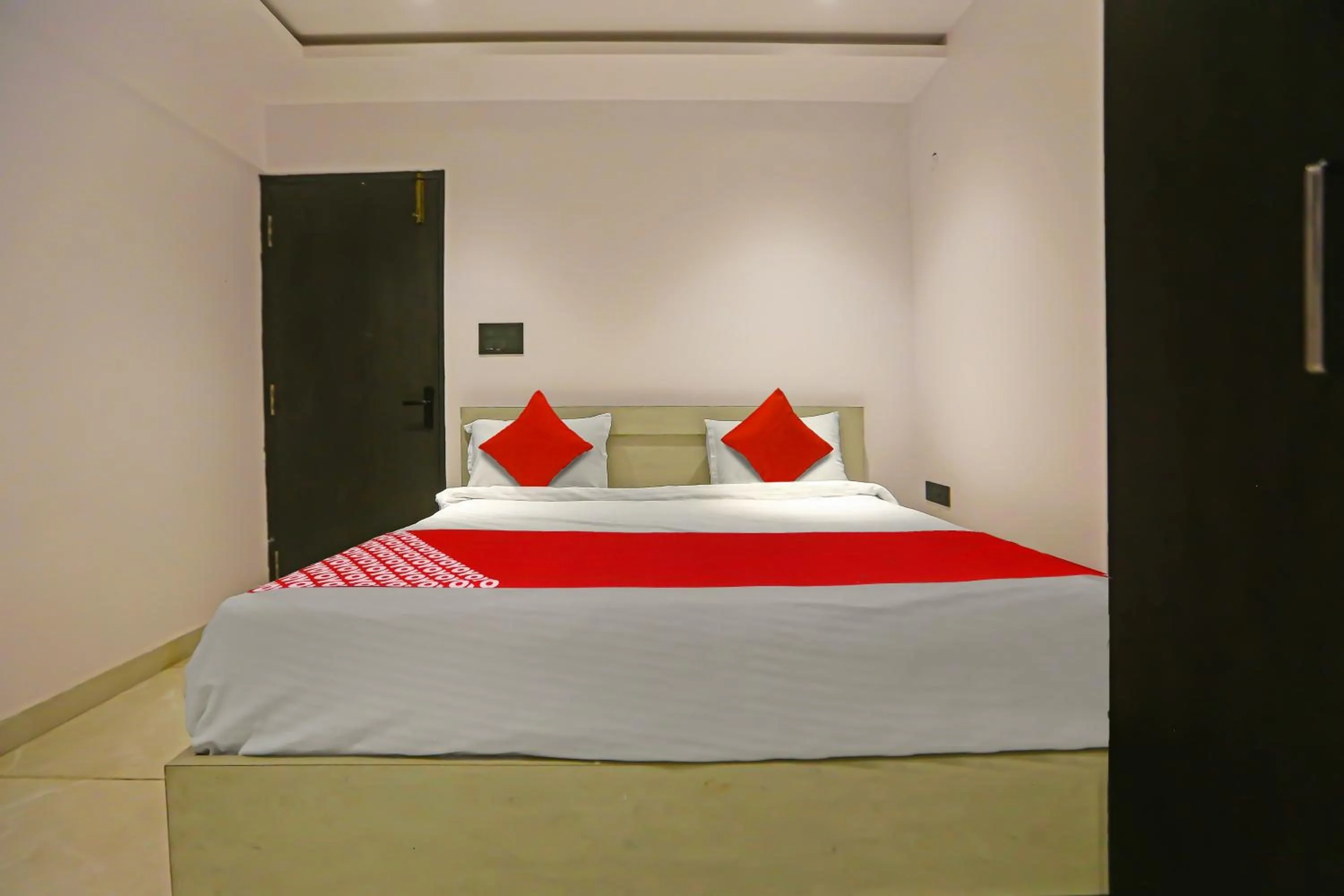 Bedroom, Bed in Super Hotel O Botcha Convection