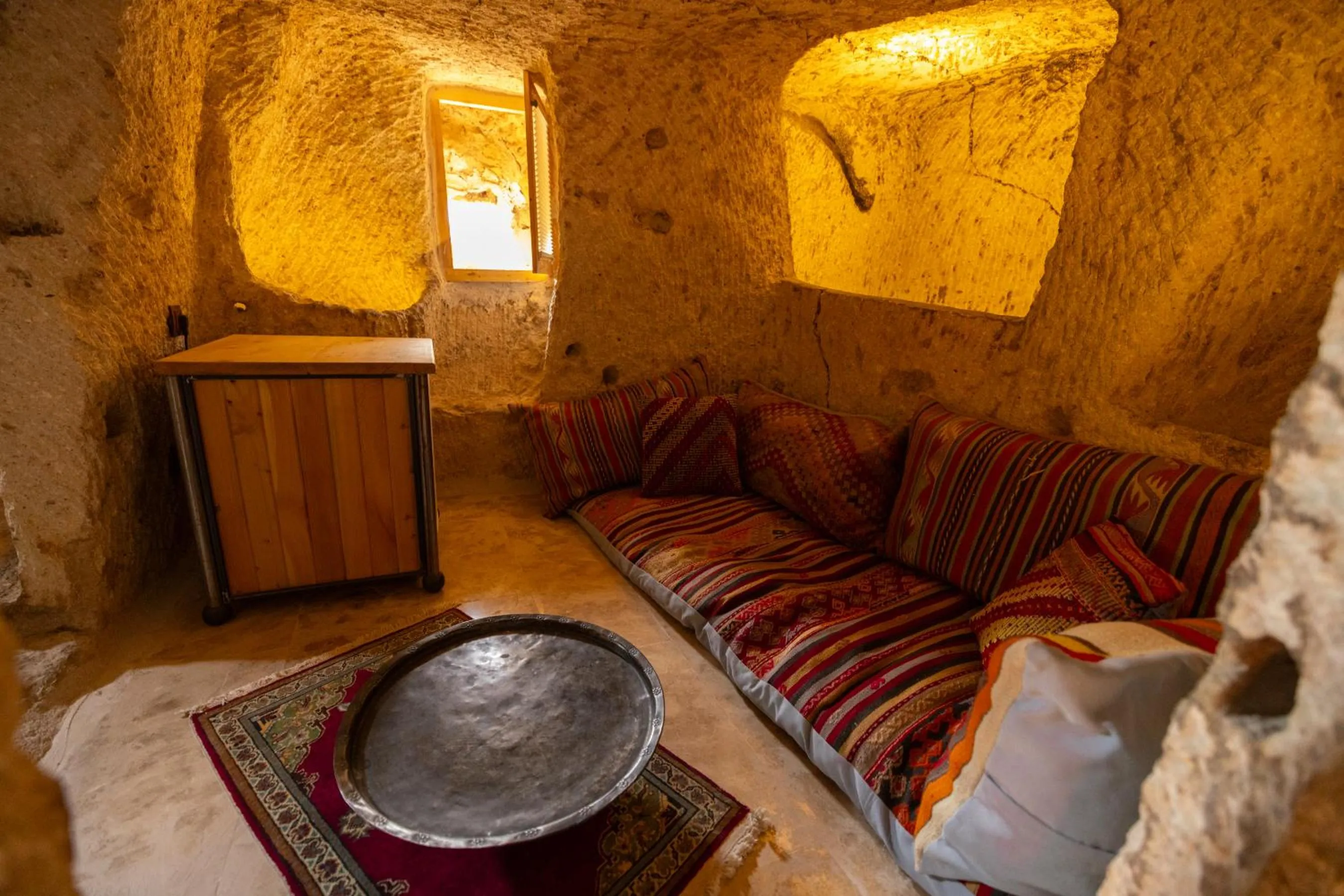 Seating area in Peruna Cave
