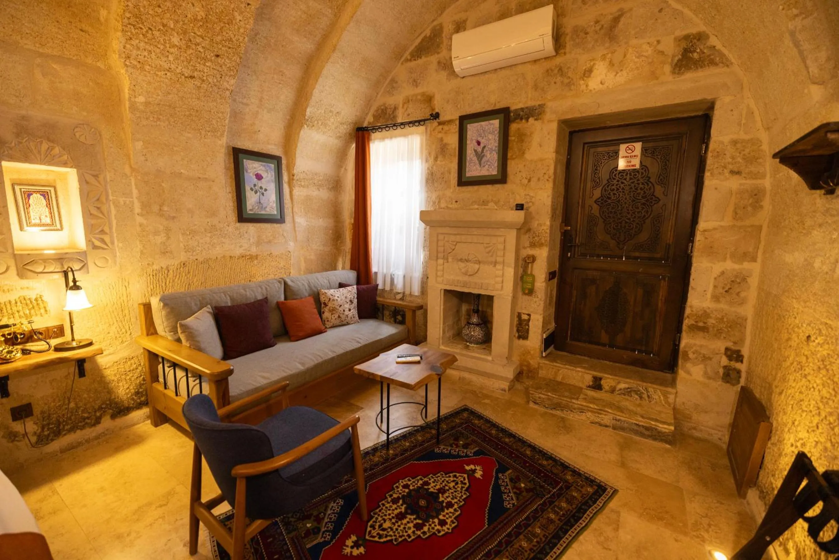 Seating area in Peruna Cave