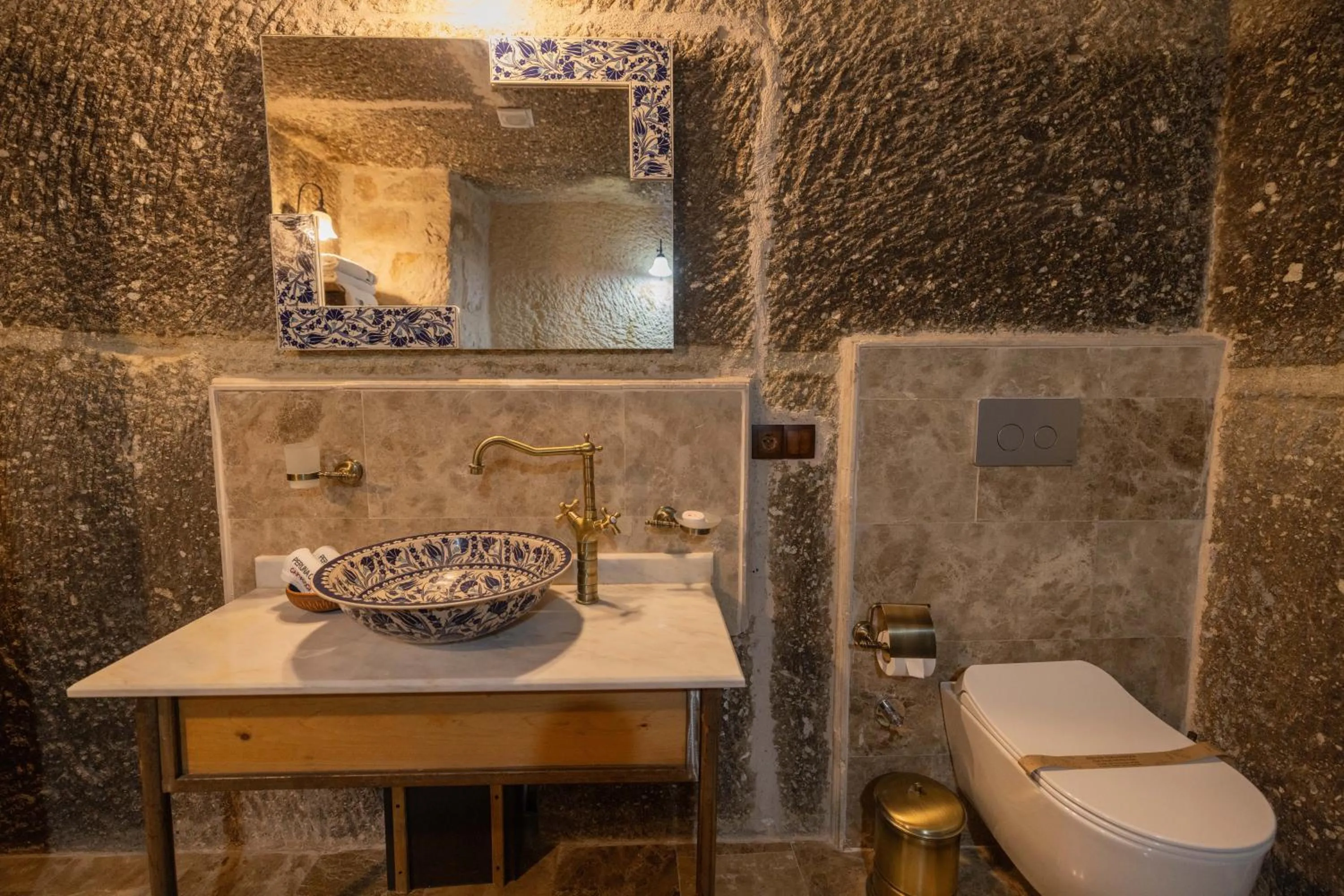 Bathroom in Peruna Cave