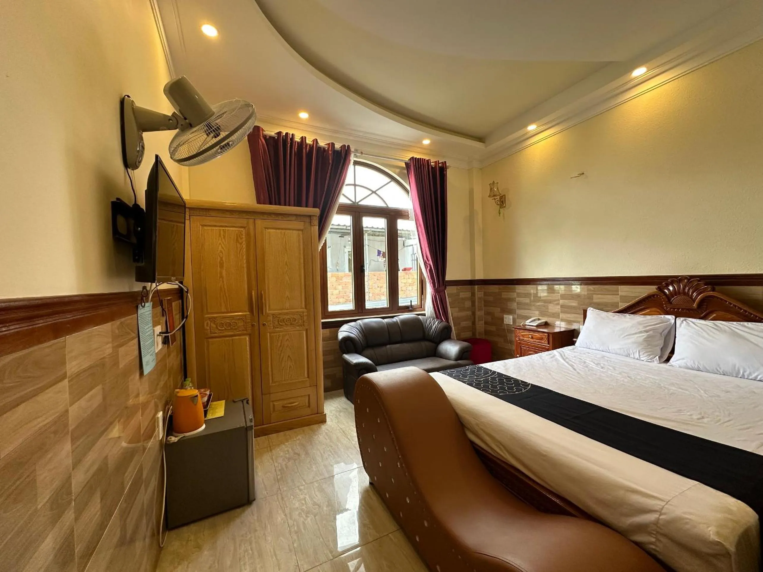 Bedroom, Bed in Capital O 1198 Dinh Loan Hotel