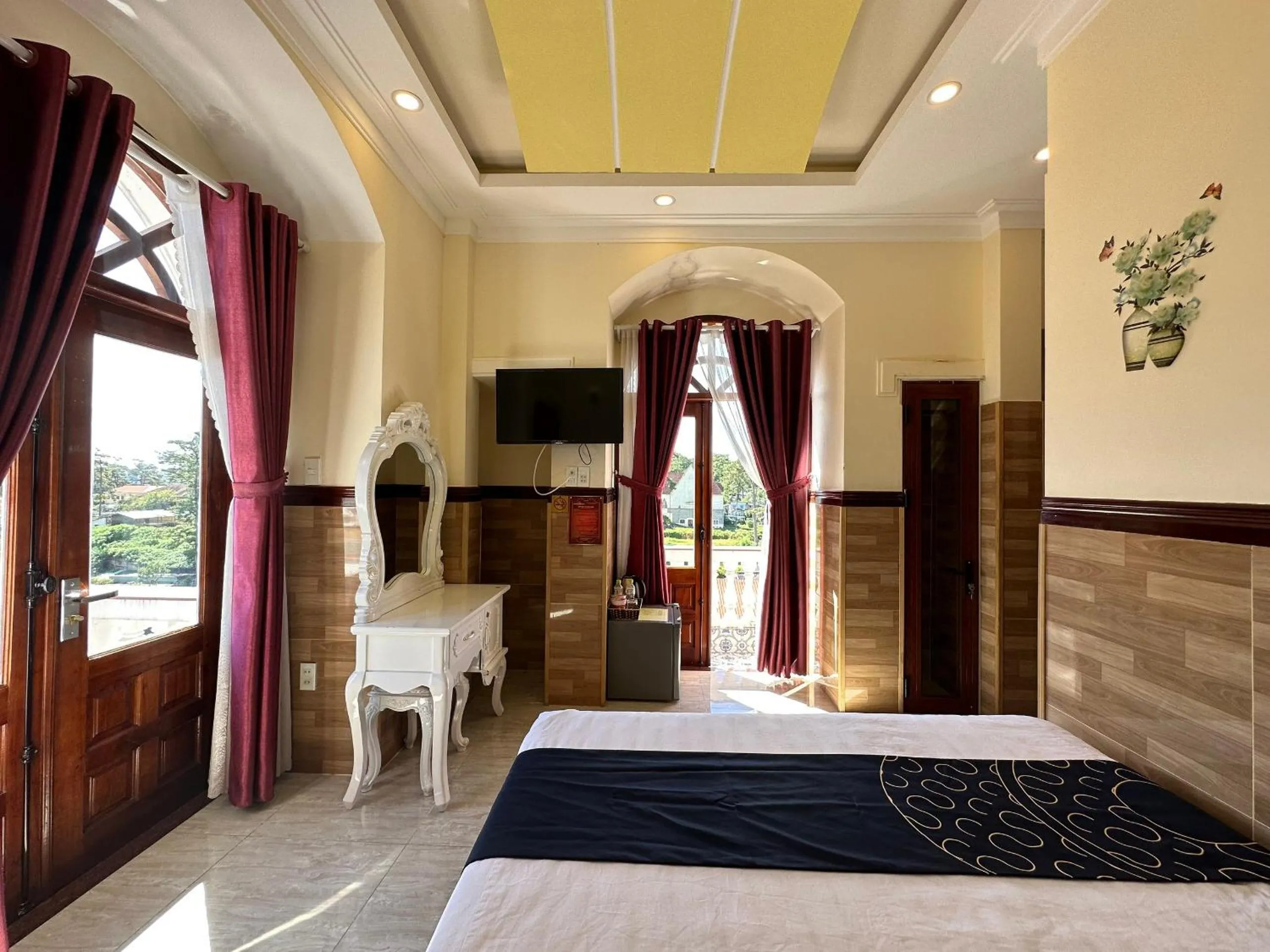 Bedroom, Bed in Capital O 1198 Dinh Loan Hotel