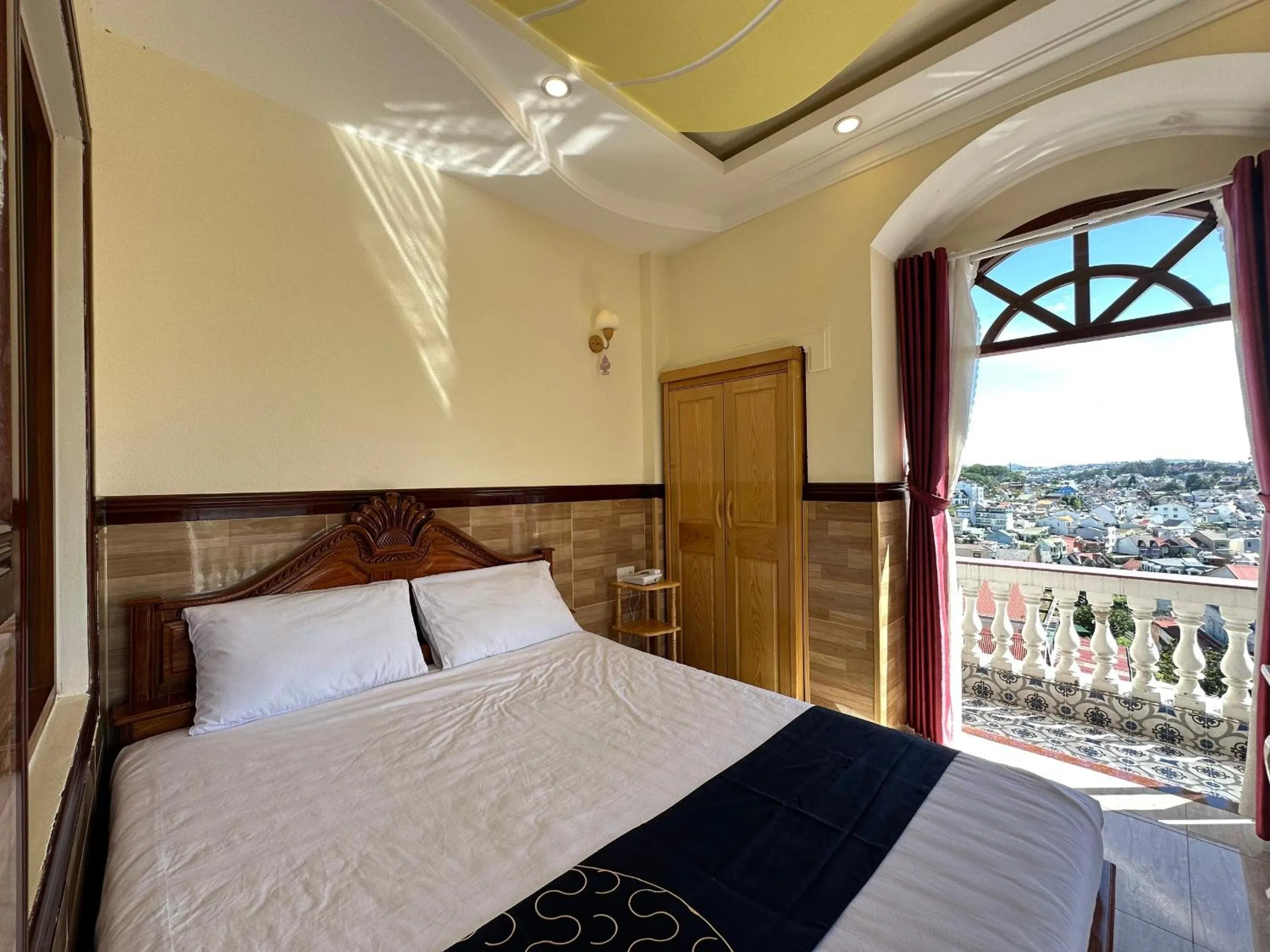 Bedroom, Bed in Capital O 1198 Dinh Loan Hotel