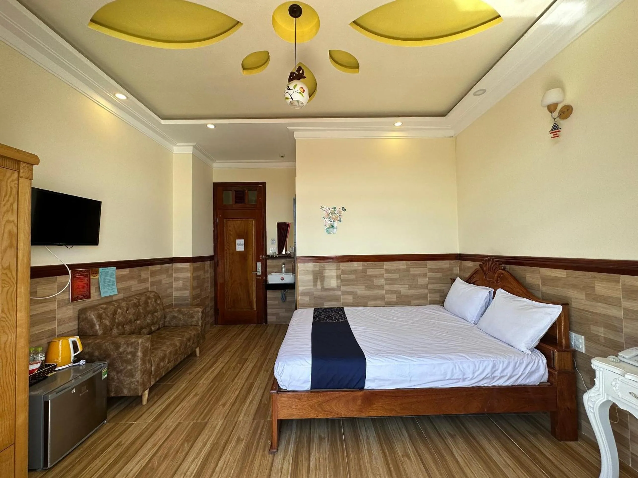 Bedroom, Bed in Capital O 1198 Dinh Loan Hotel