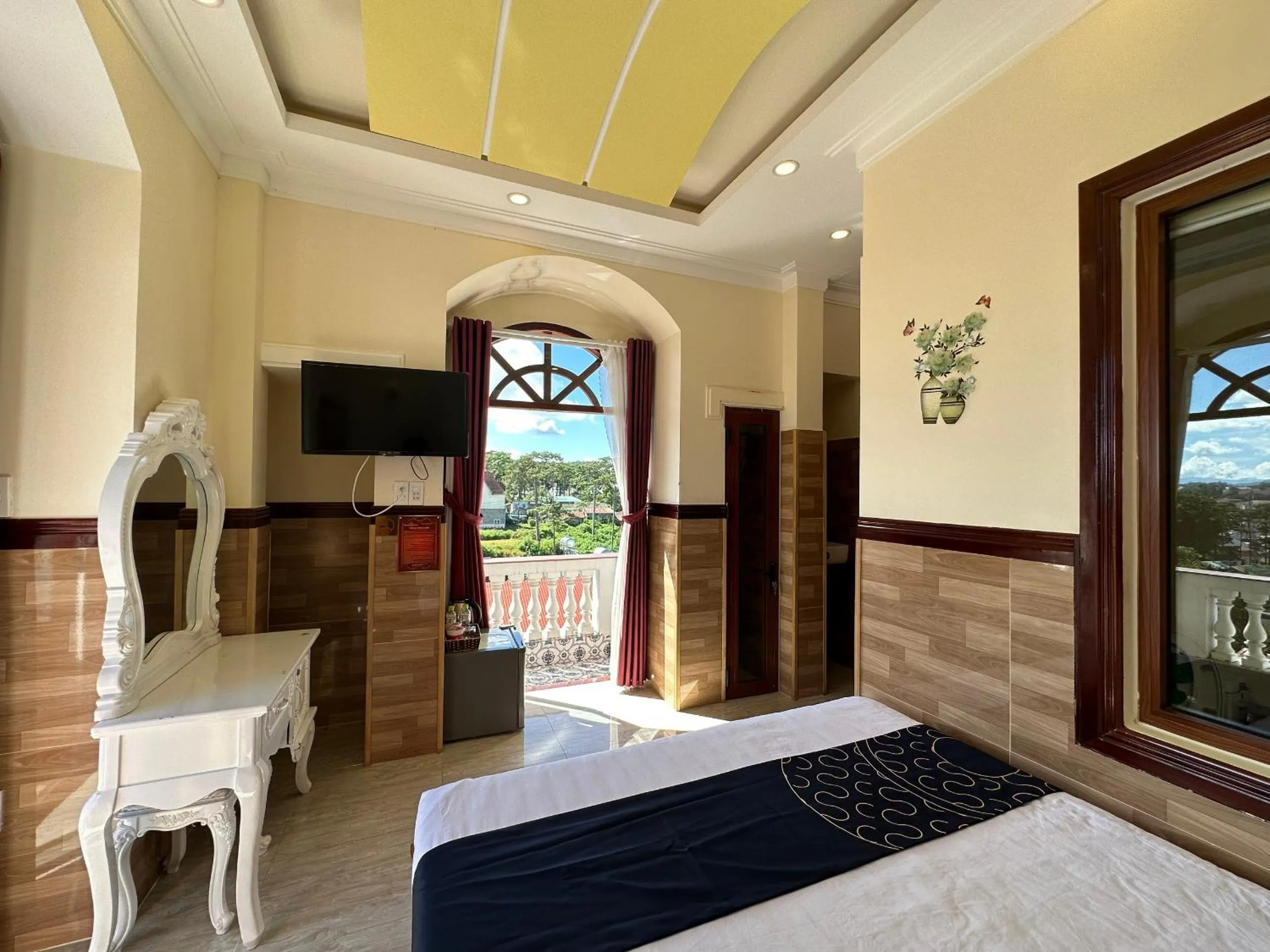 Bedroom, Bed in Capital O 1198 Dinh Loan Hotel