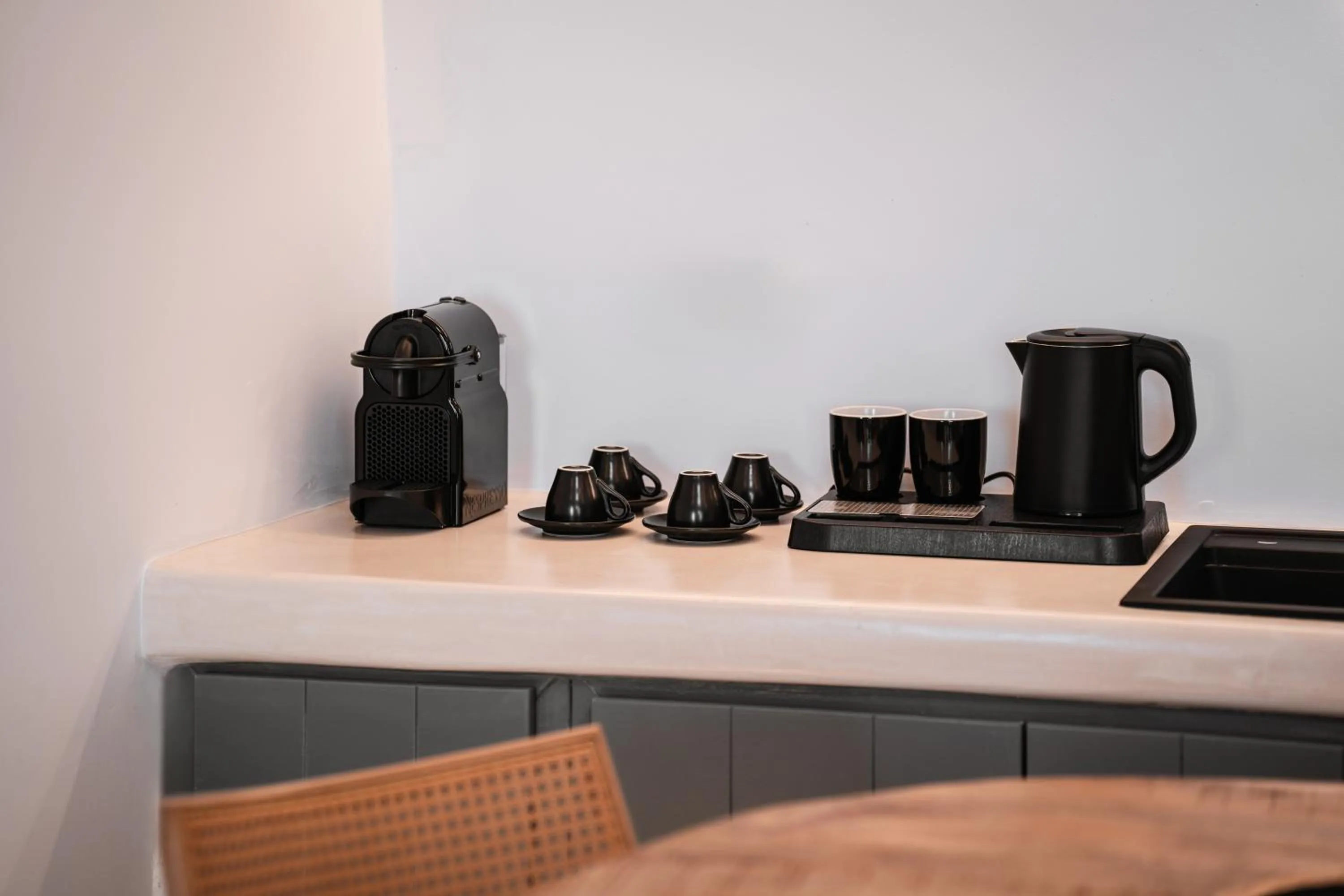 Coffee/tea facilities in Bligos Villas