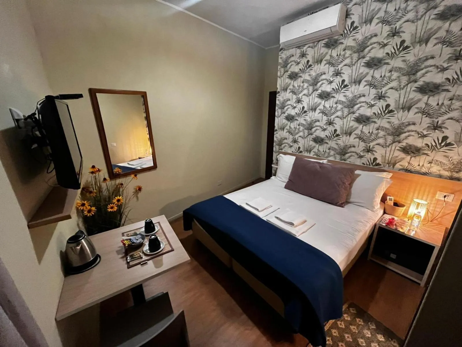 Bedroom, Bed in The Convo Lake Como