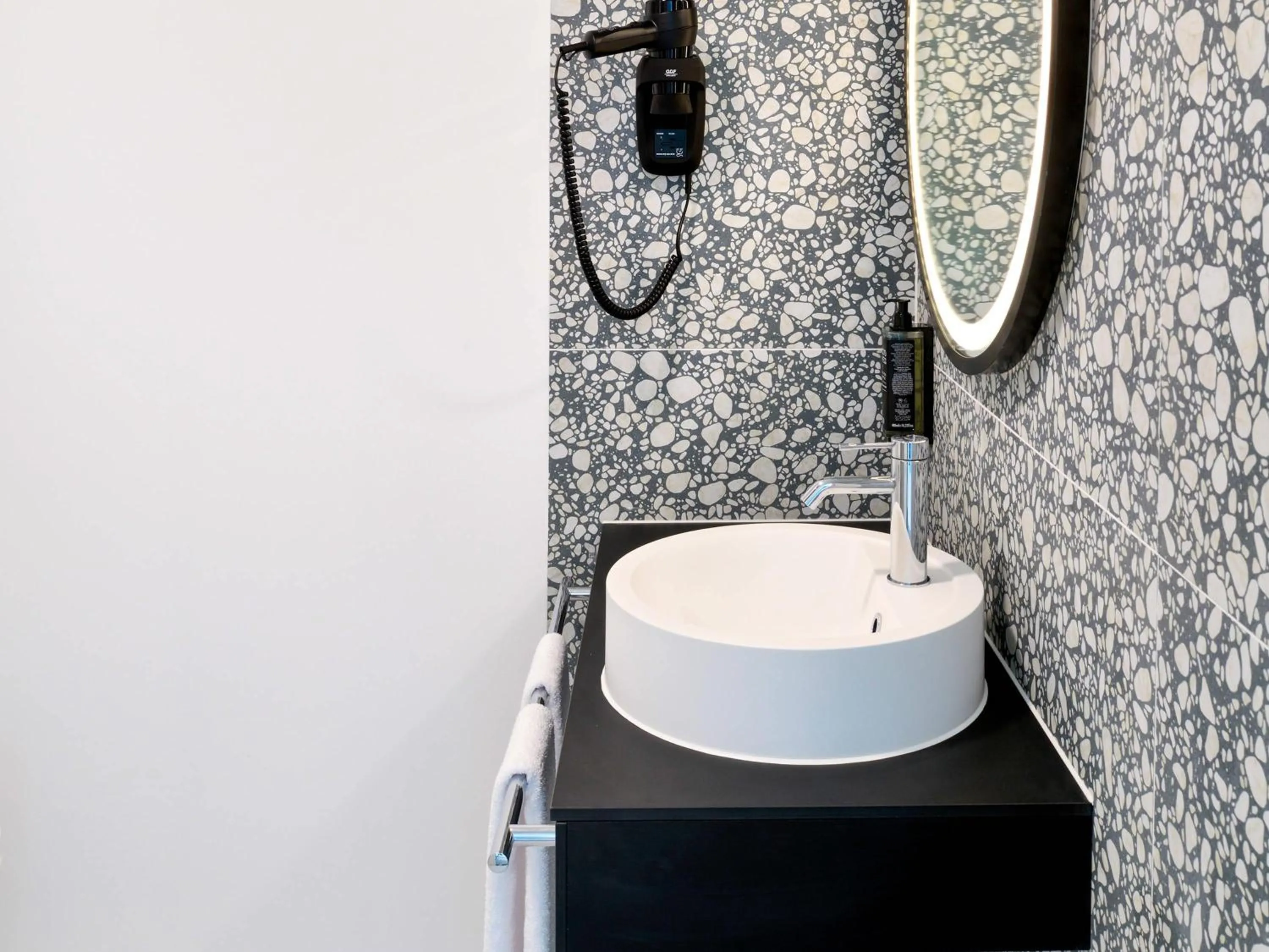 Bedroom in ibis Styles Bredene