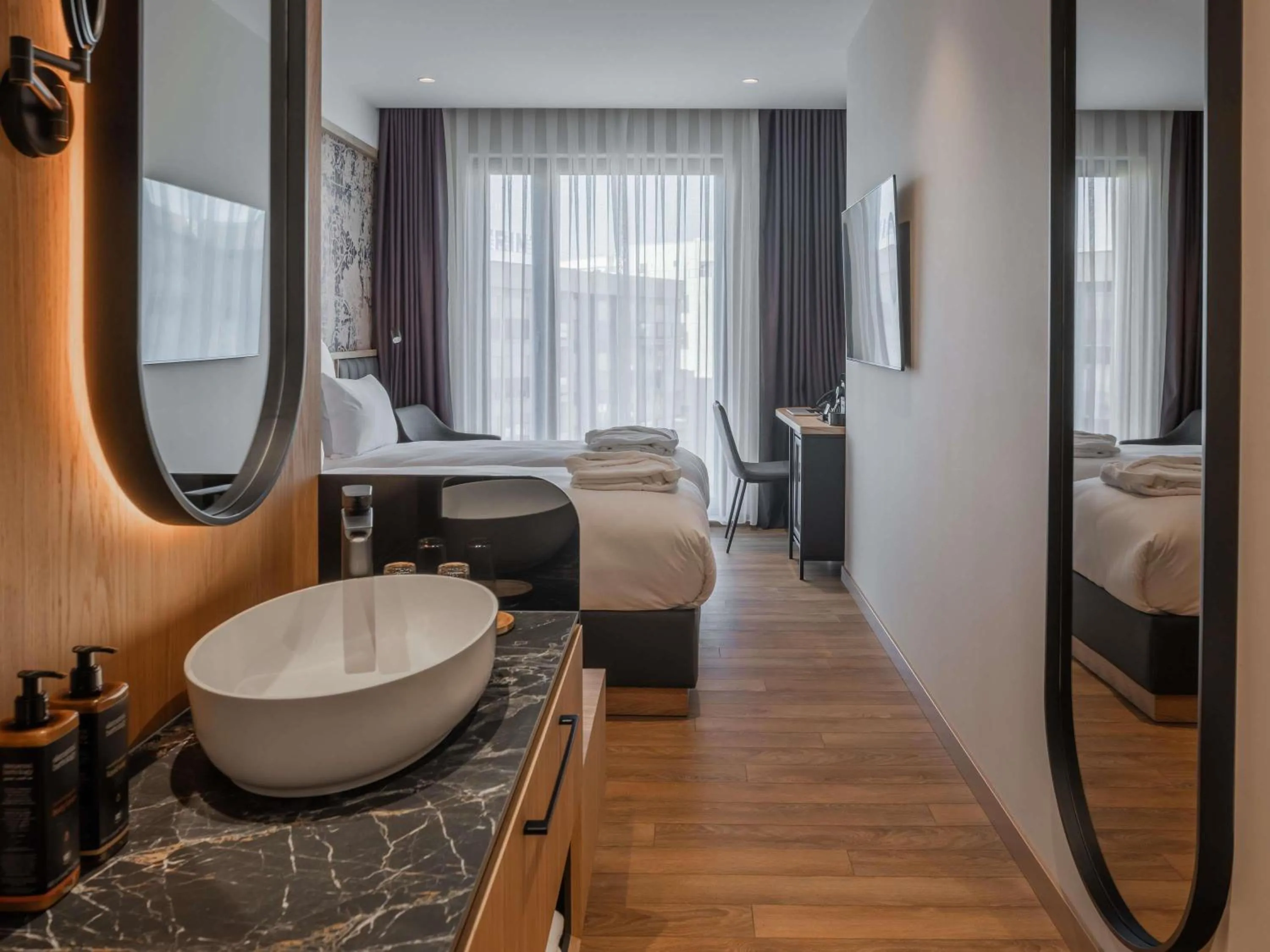 Bedroom, Bed in Mercure Prishtina City