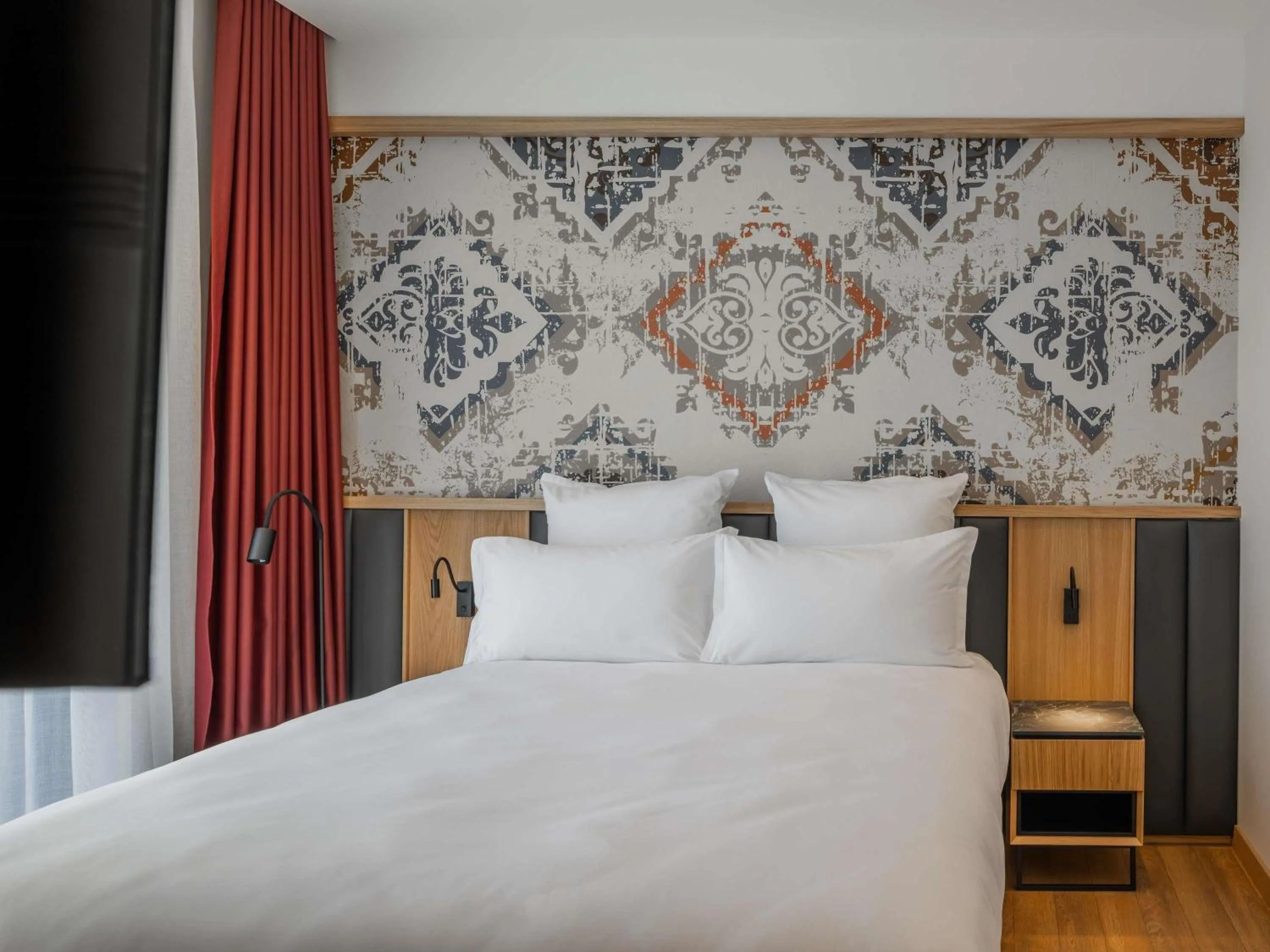 Bedroom, Bed in Mercure Prishtina City