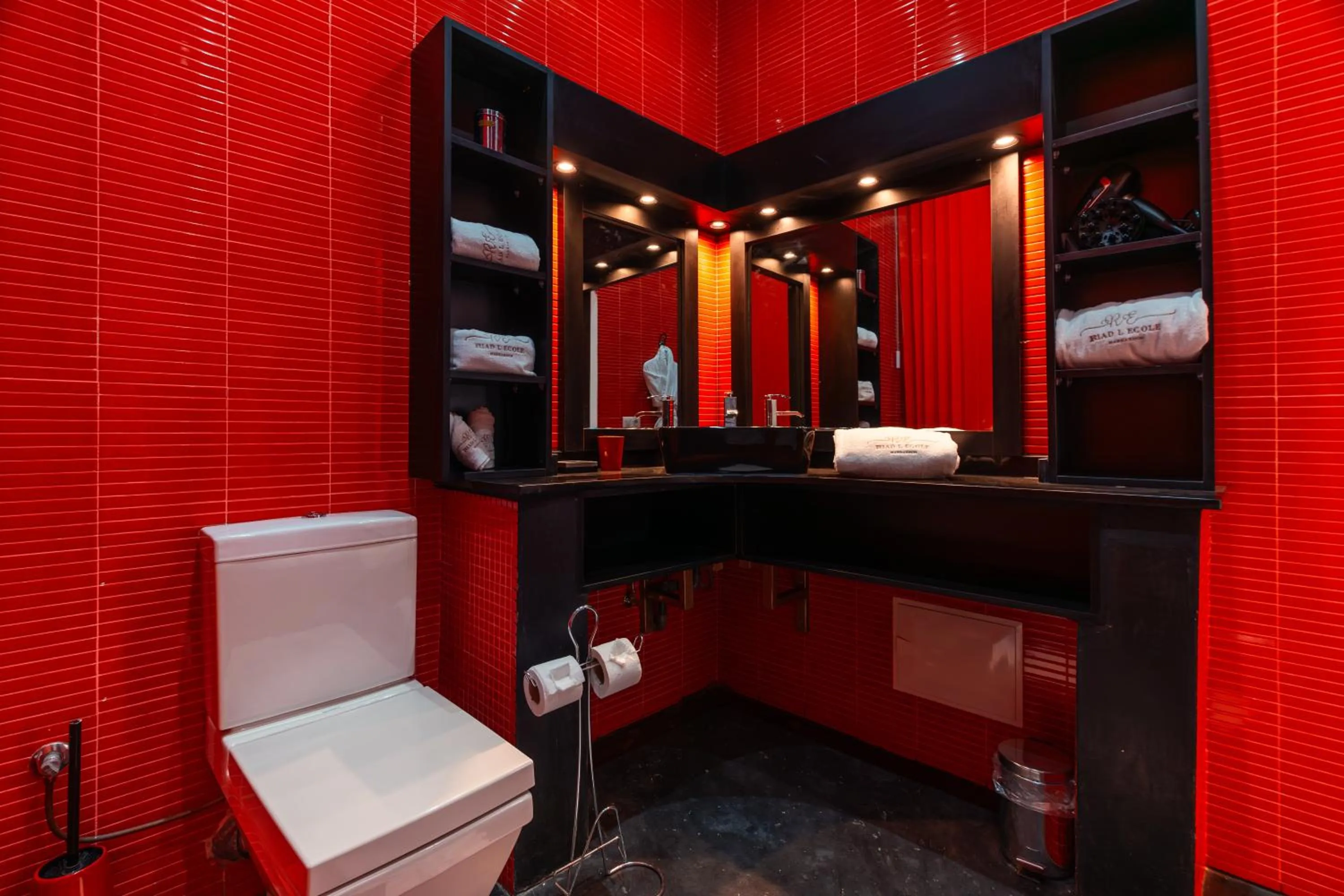 Toilet, Bed in Riad L'ECOLE