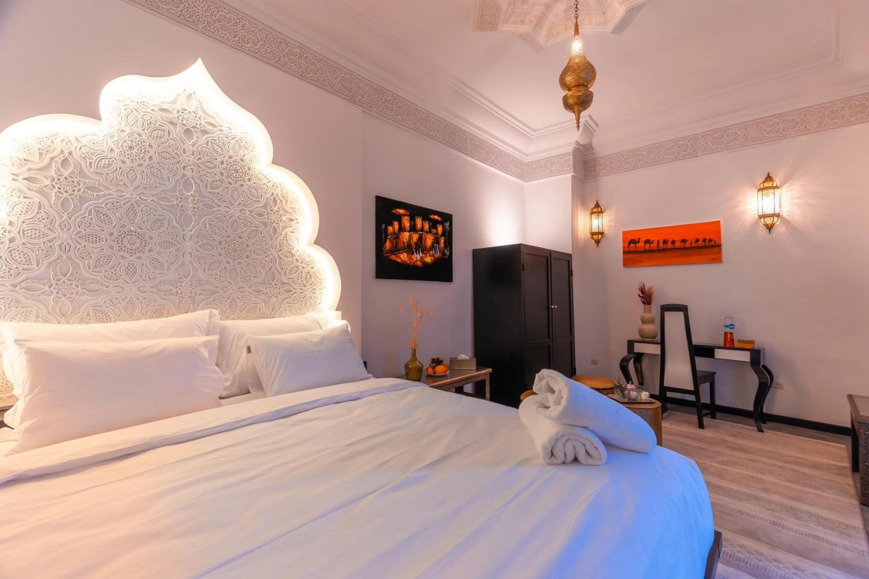 Bed in Riad L'ECOLE