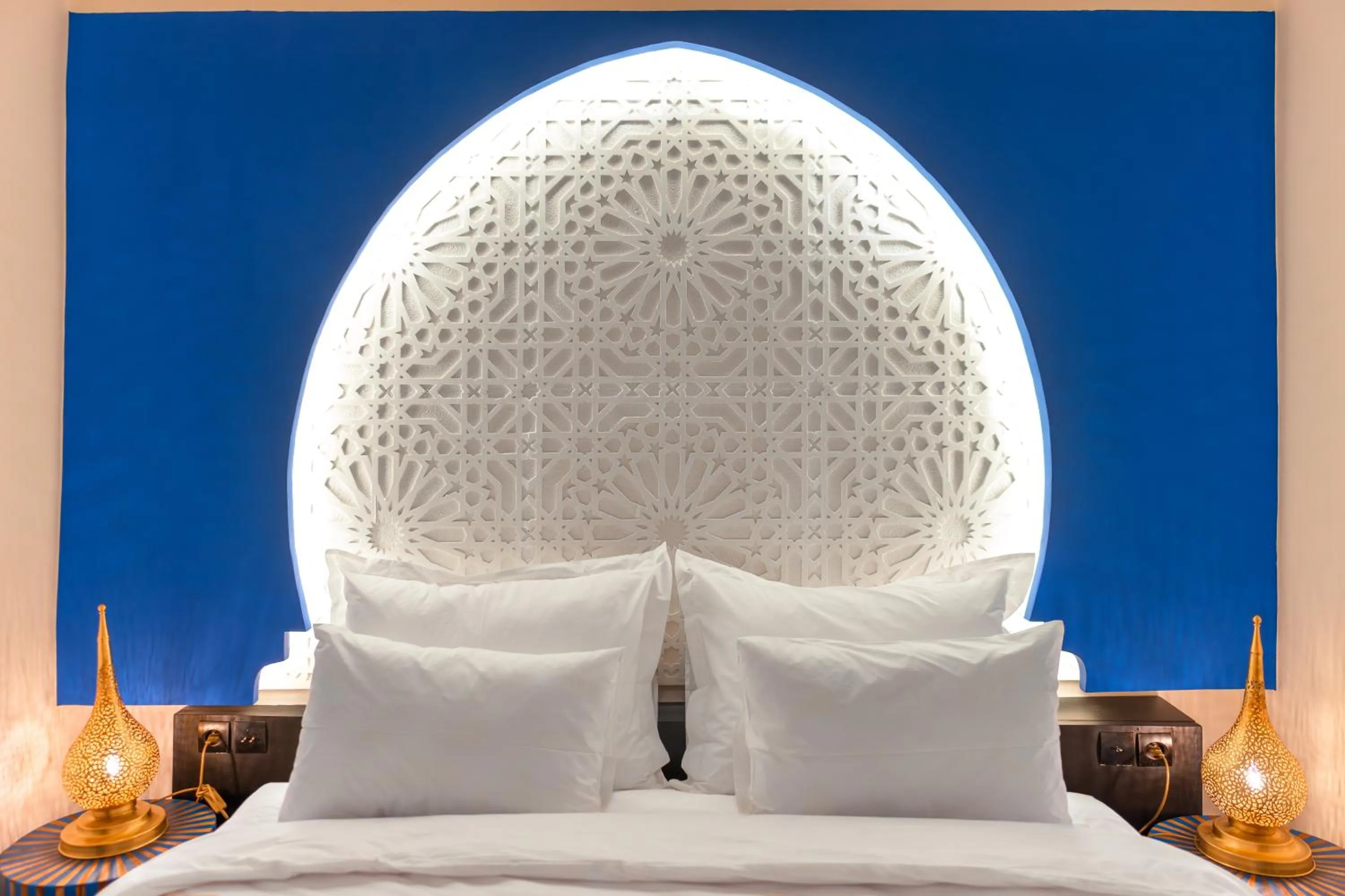 Bed in Riad L'ECOLE