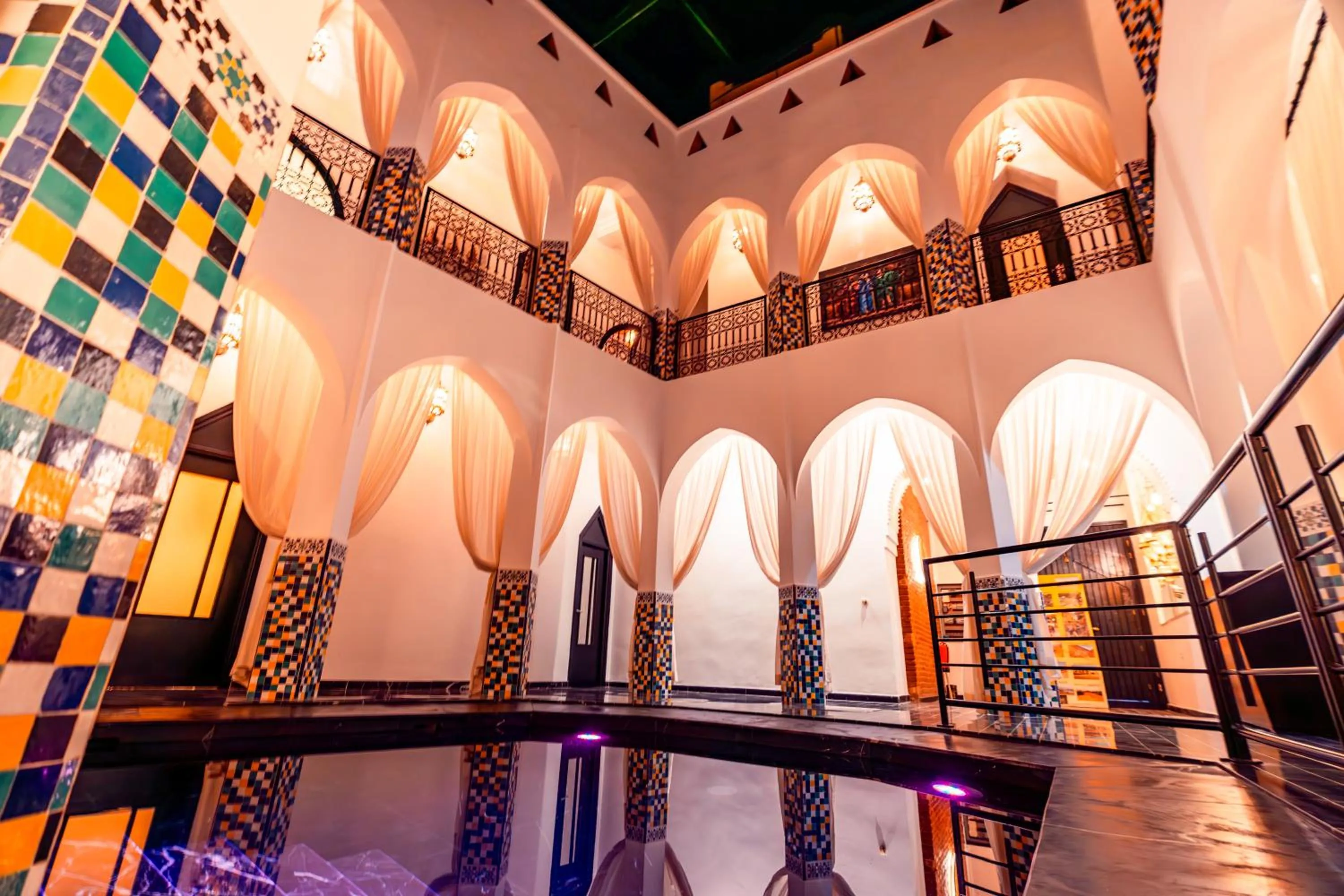 Swimming pool in Riad L'ECOLE