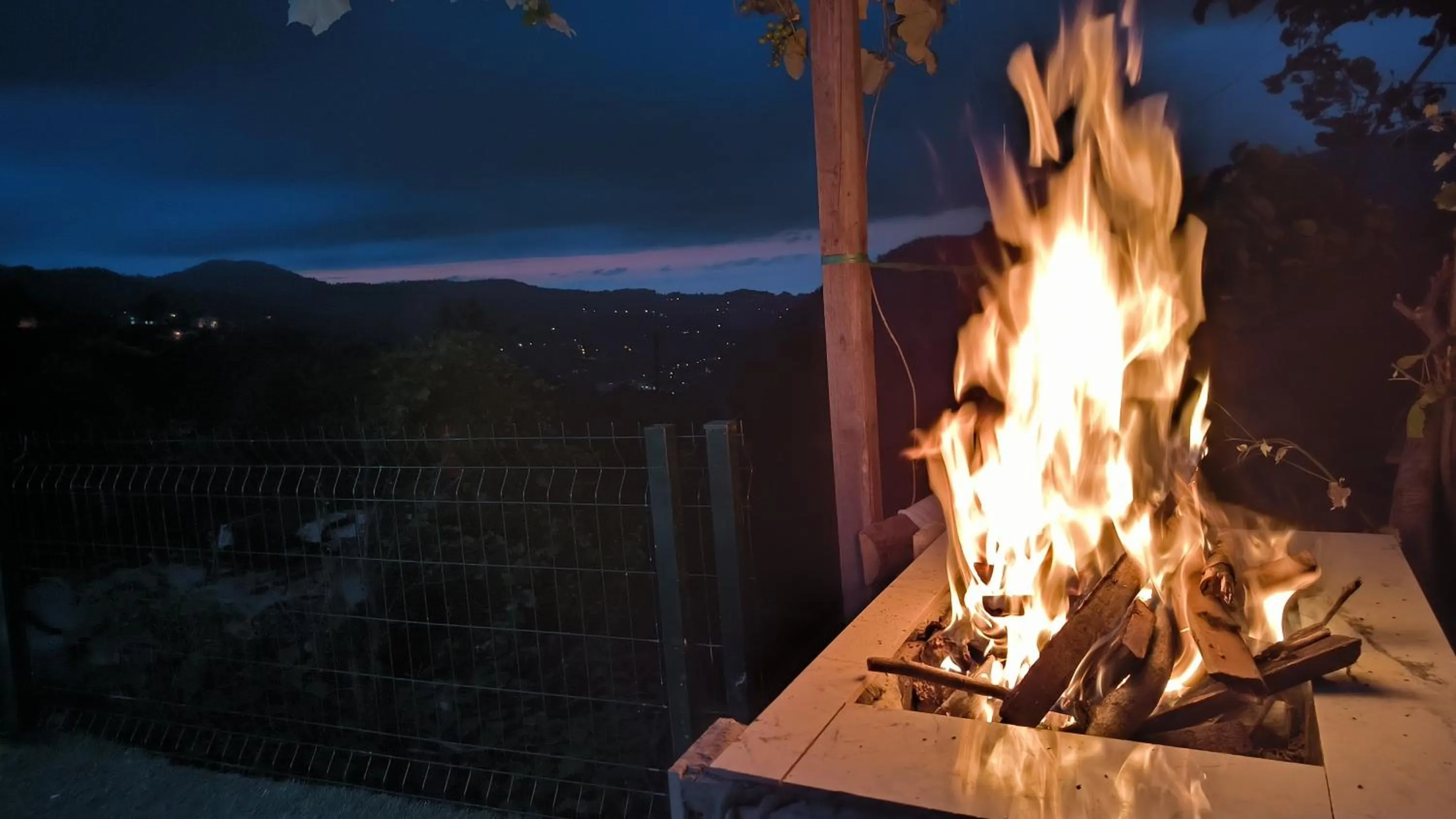 BBQ facilities in Neyla Suit Bungalow