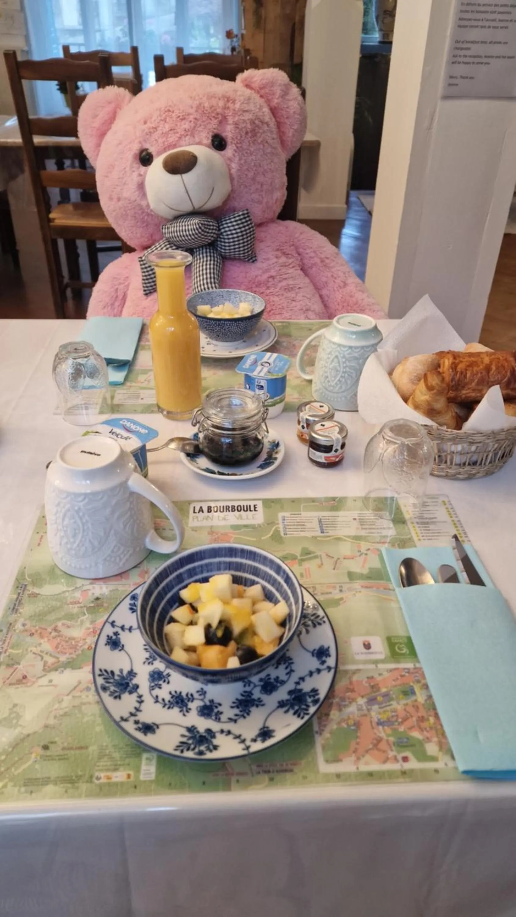 Living room in Hotel ChezJeanne