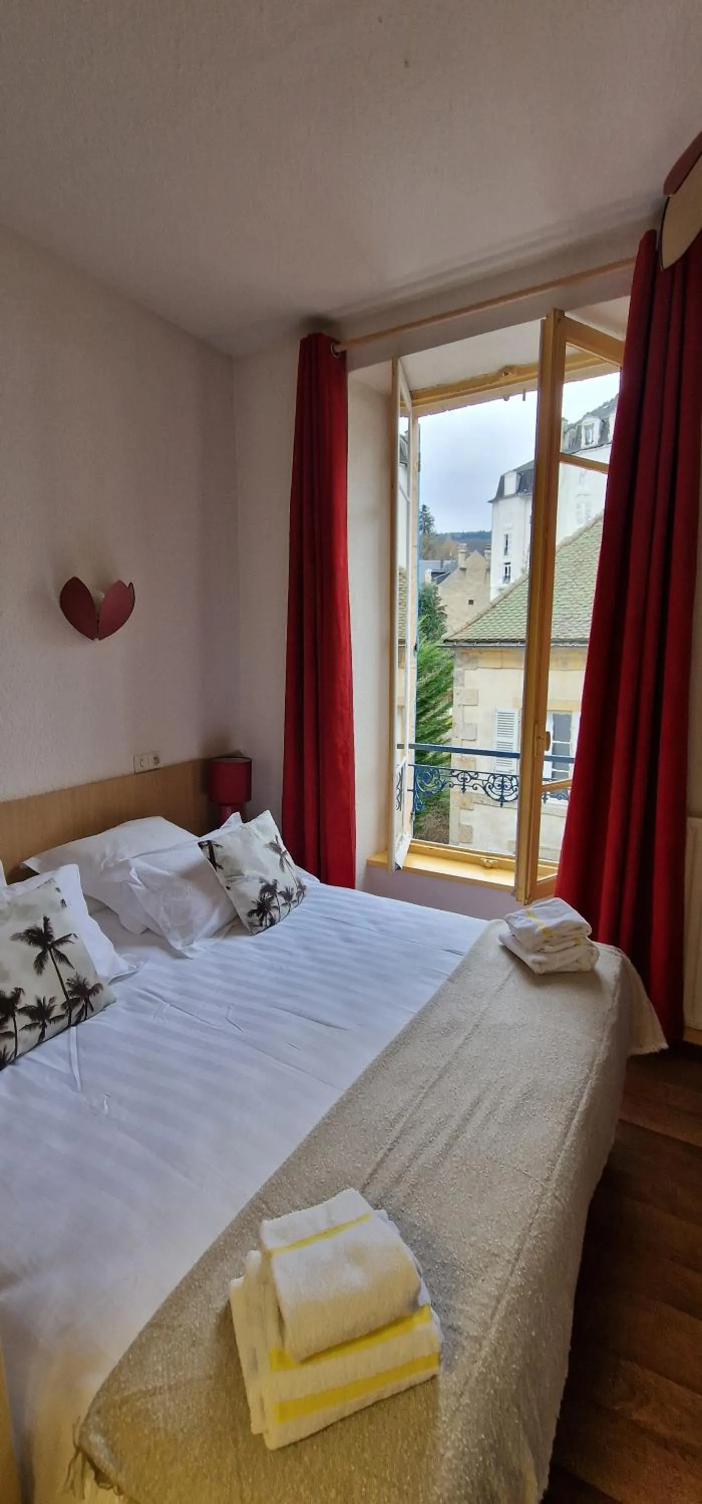 Photo of the whole room, Bed in Hotel ChezJeanne