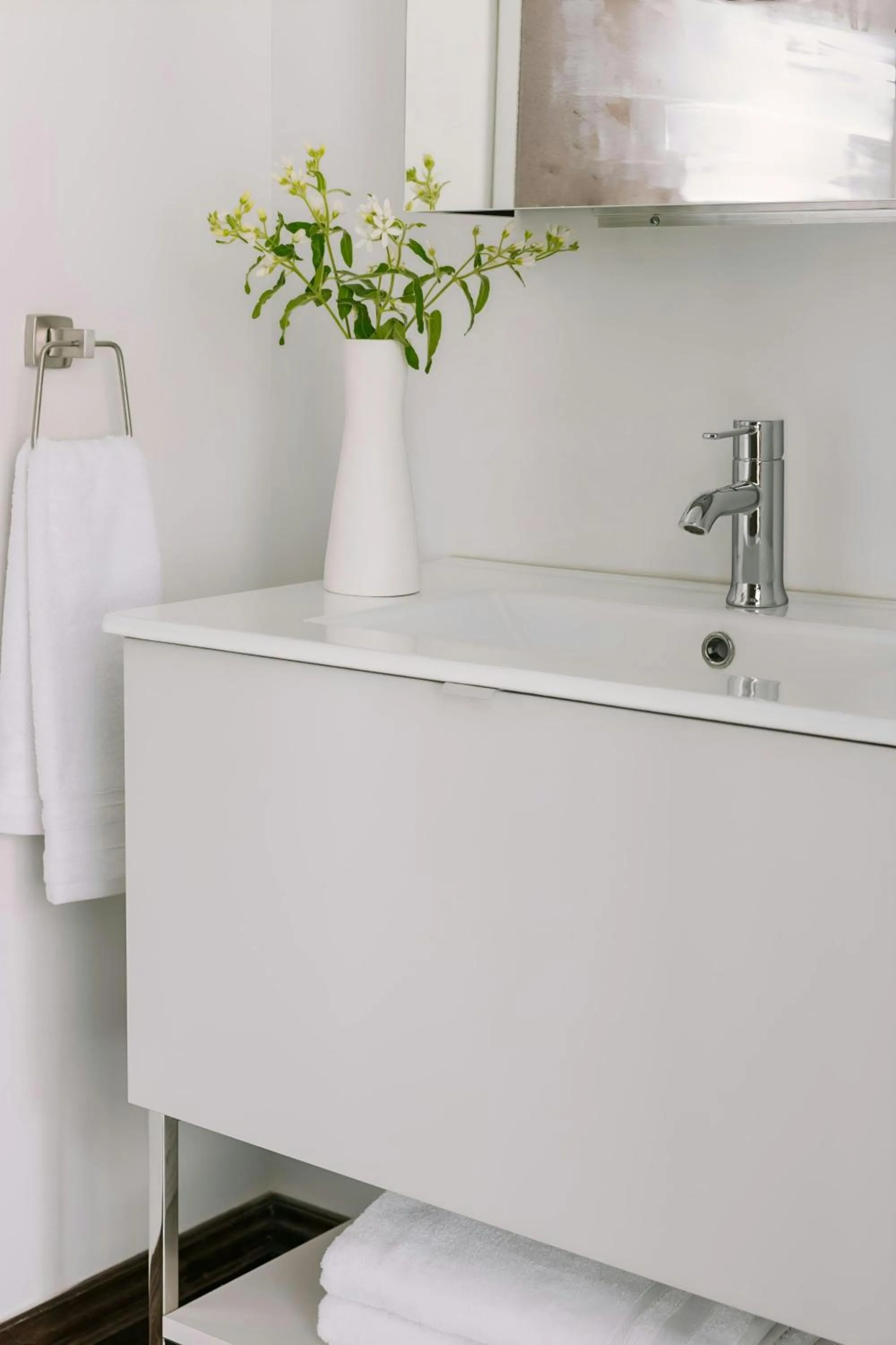 Bathroom in Sonder by Marriott Bonvoy Lambert Apartments Old Montreal