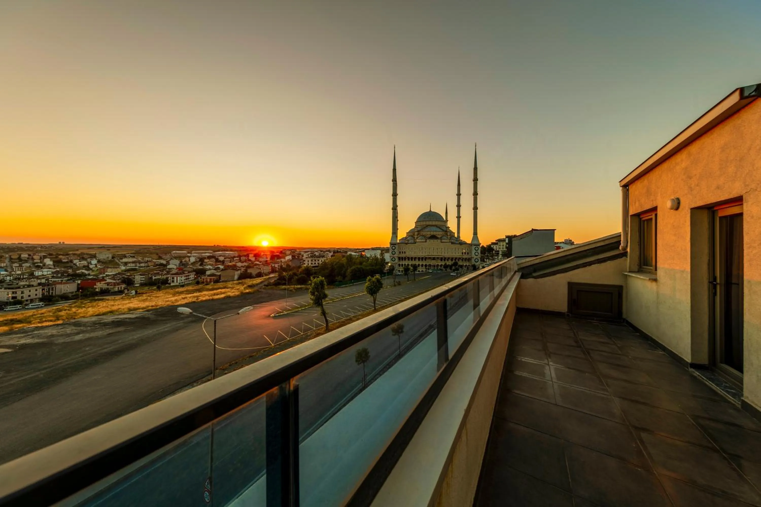 Day in The Great Airport Hotel & Restaurant