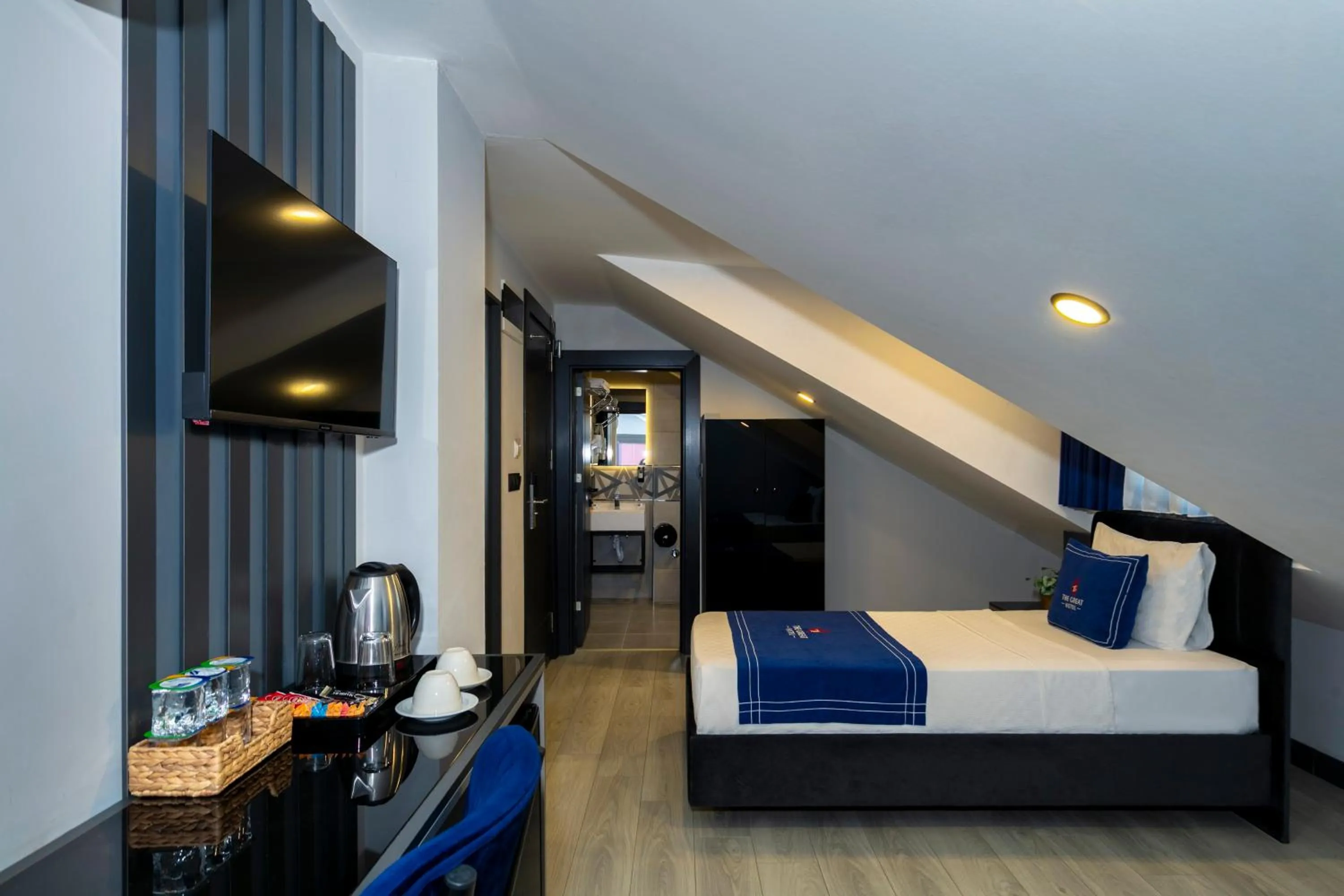 Bed in The Great Airport Hotel & Restaurant