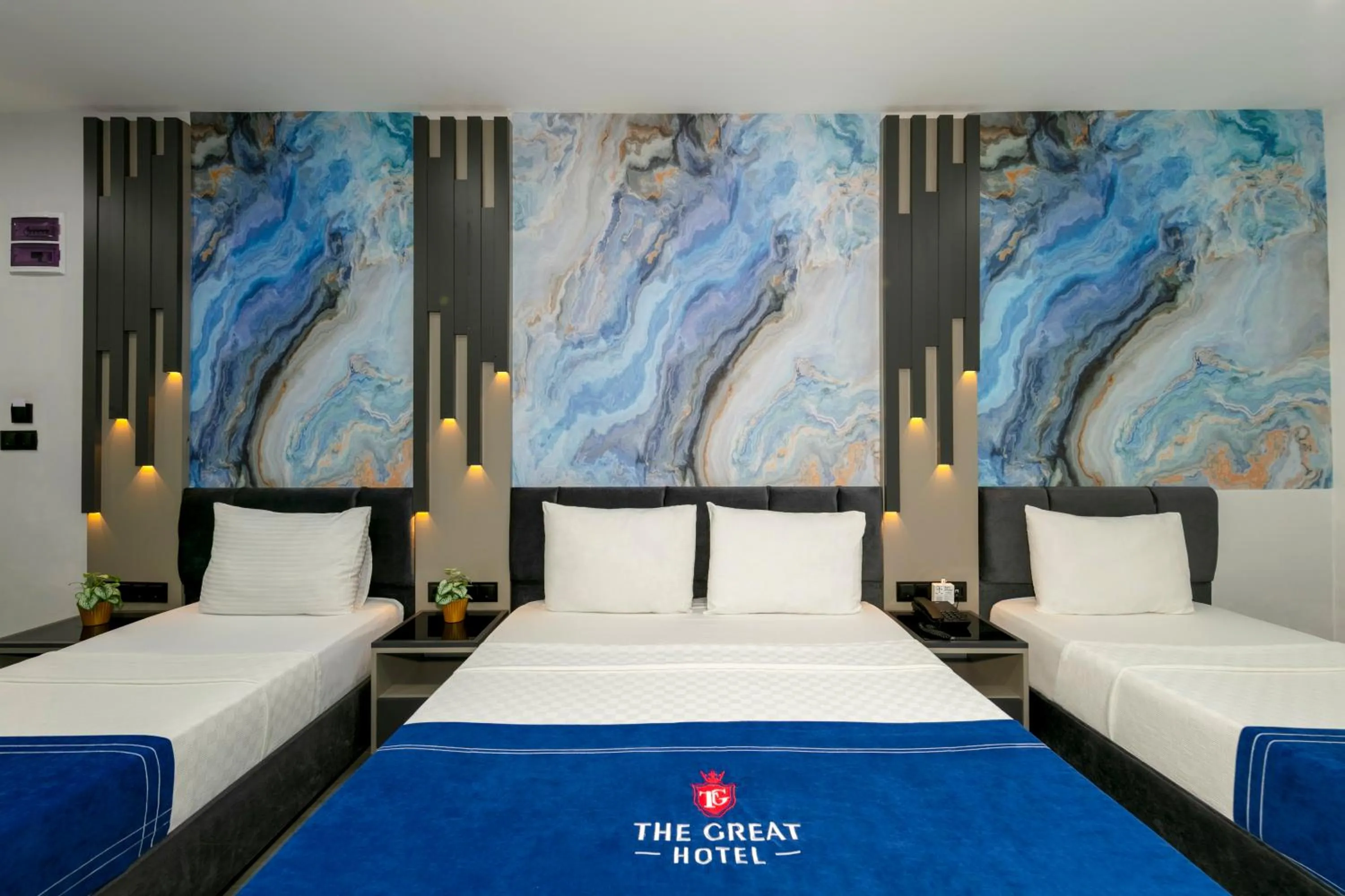 Bed in The Great Airport Hotel & Restaurant