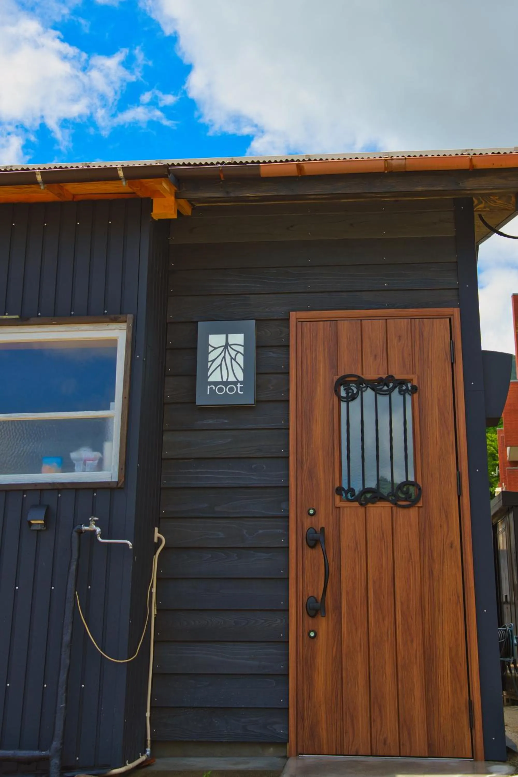 Property building in root hakone