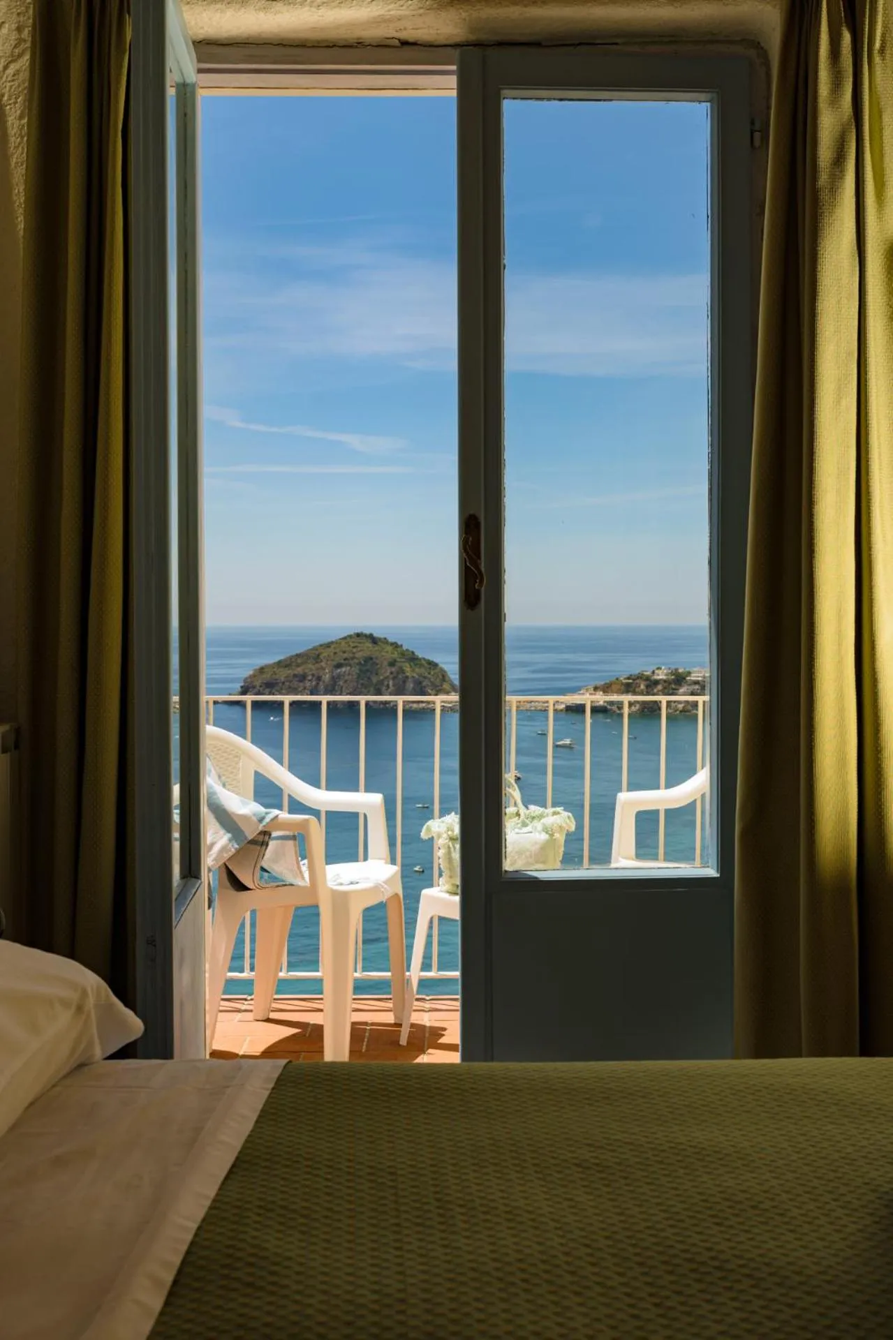 Bed in Hotel Sunset Green