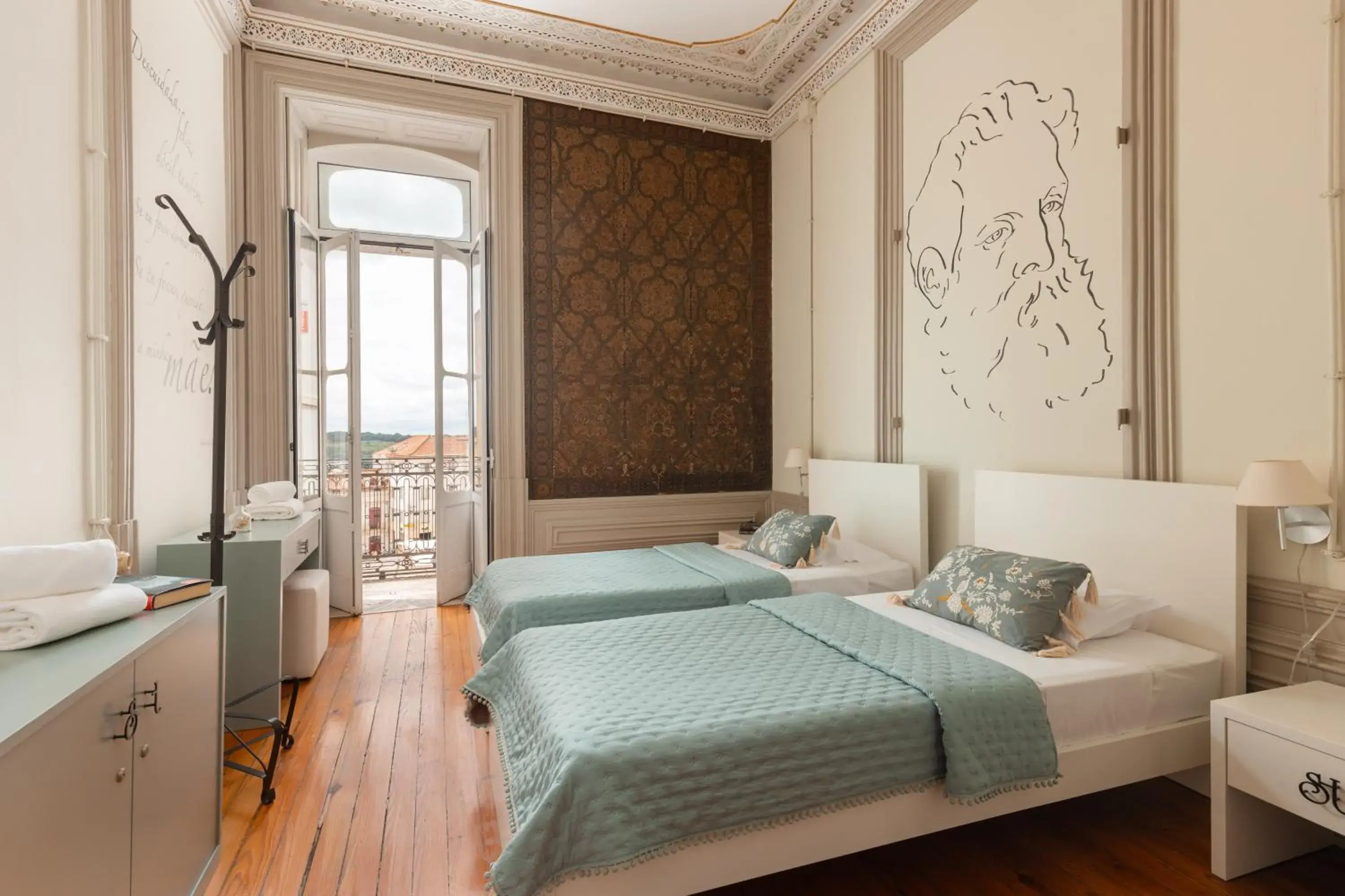 Twin Room in Serenata Hotel & Hostel Coimbra Twin Room in Serenata Hotel & Hostel Coimbra