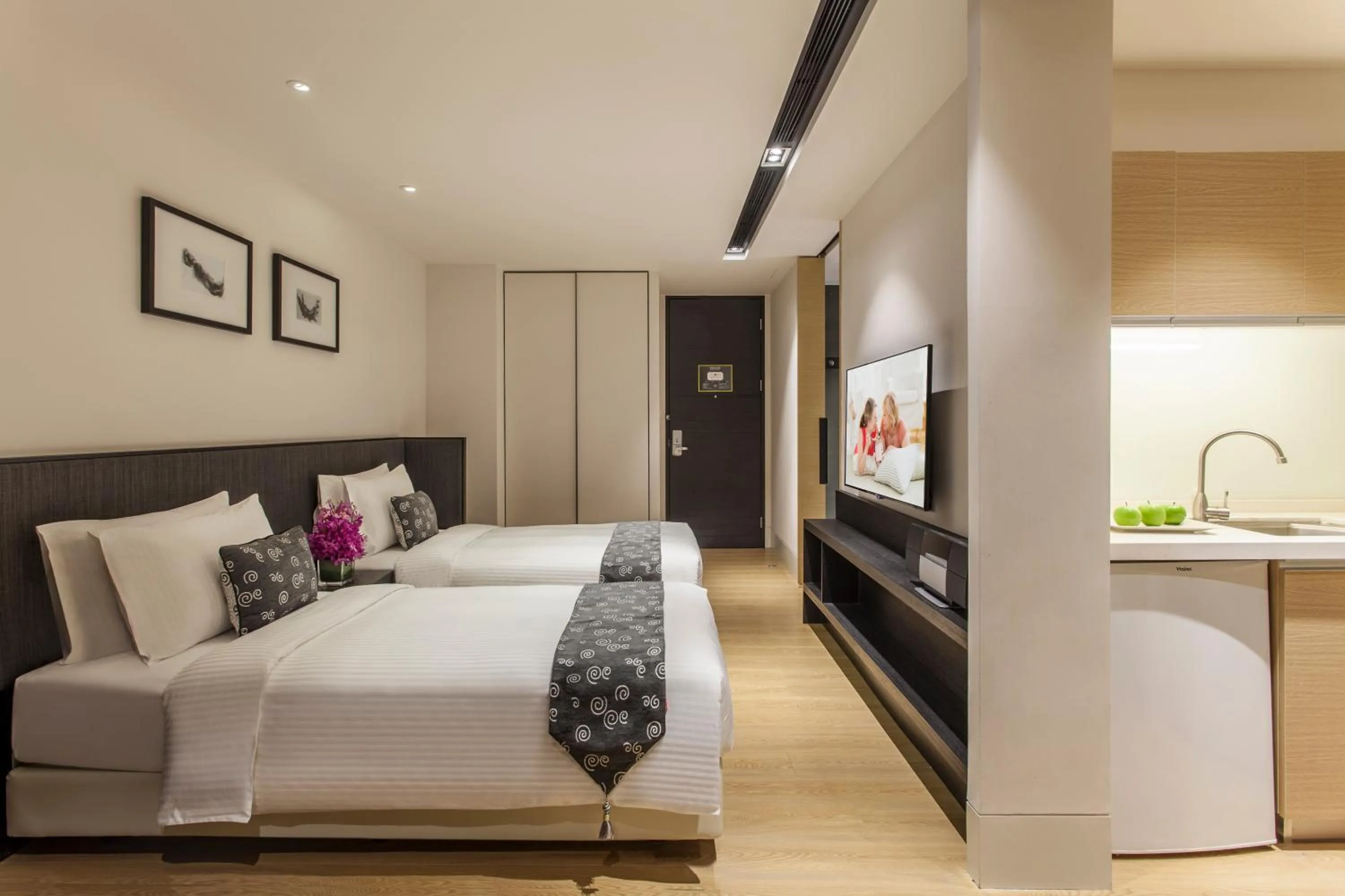 Deluxe Twin Room in Citadines South Chengdu